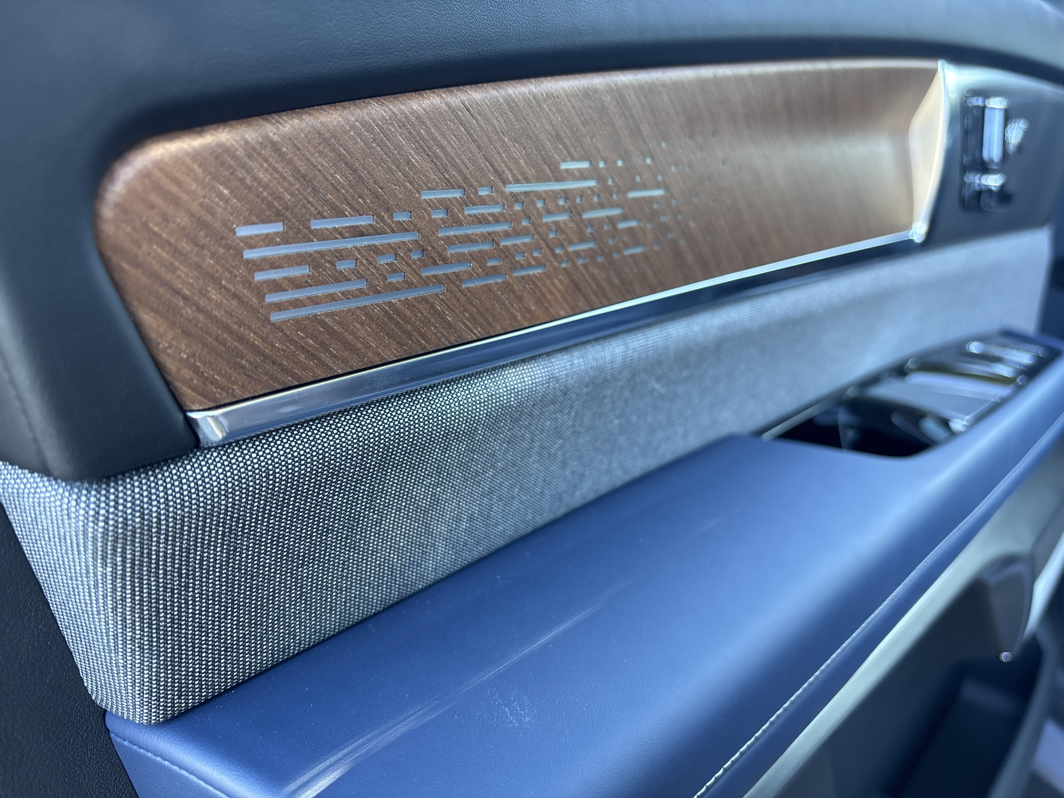 2026 Cadillac VISTIQ Premium Luxury