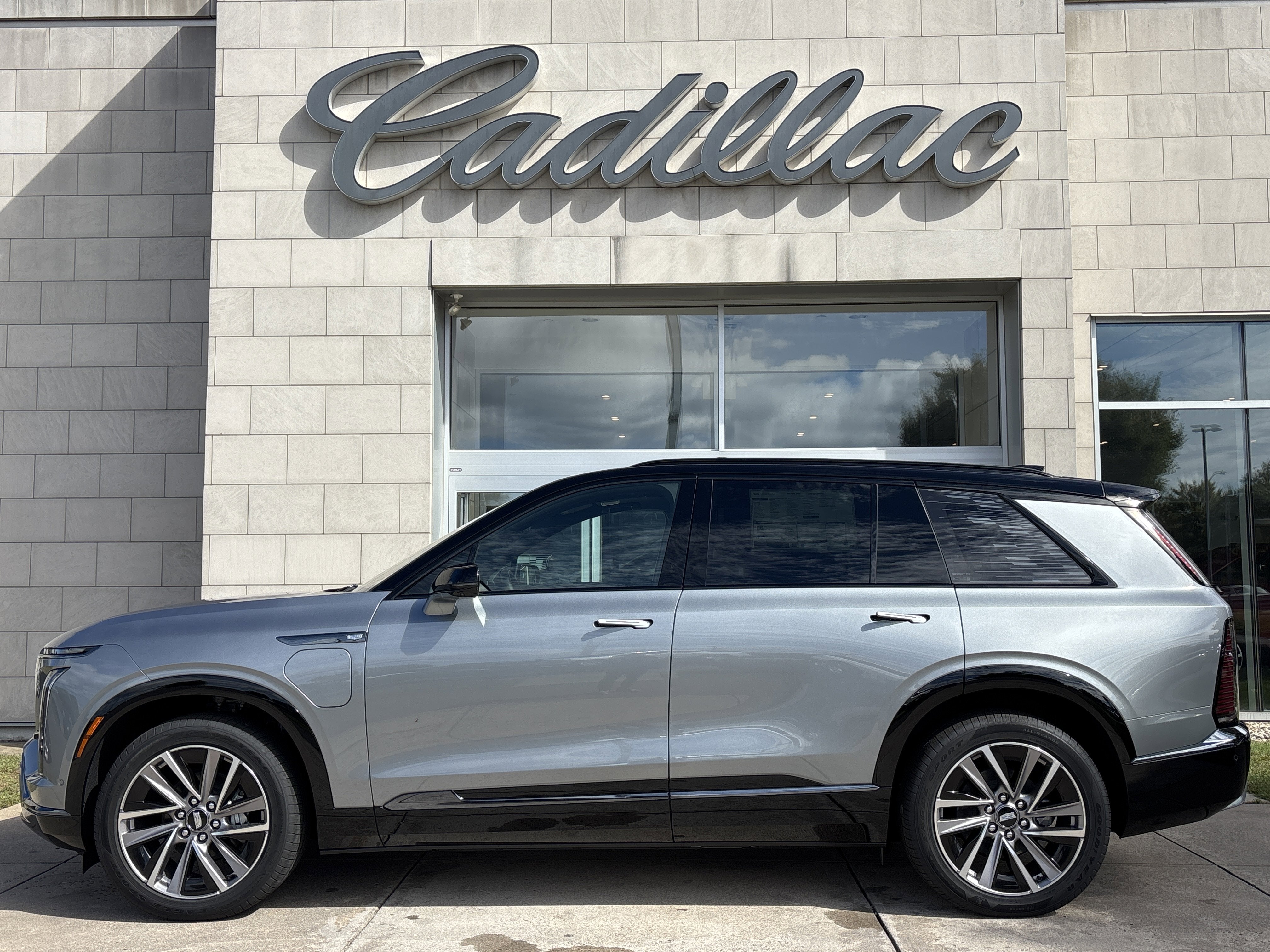 2026 Cadillac VISTIQ Sport