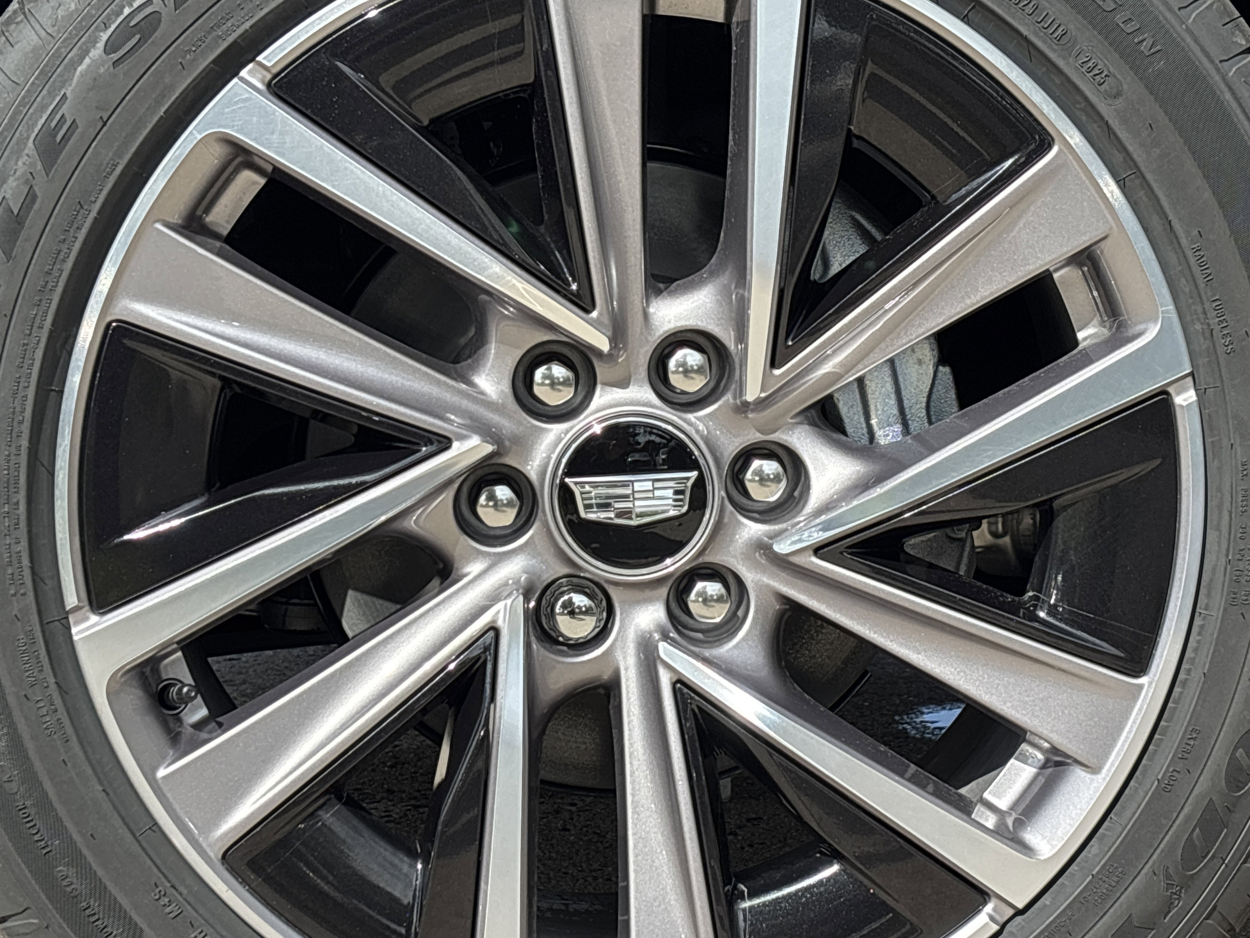 2026 Cadillac VISTIQ Sport