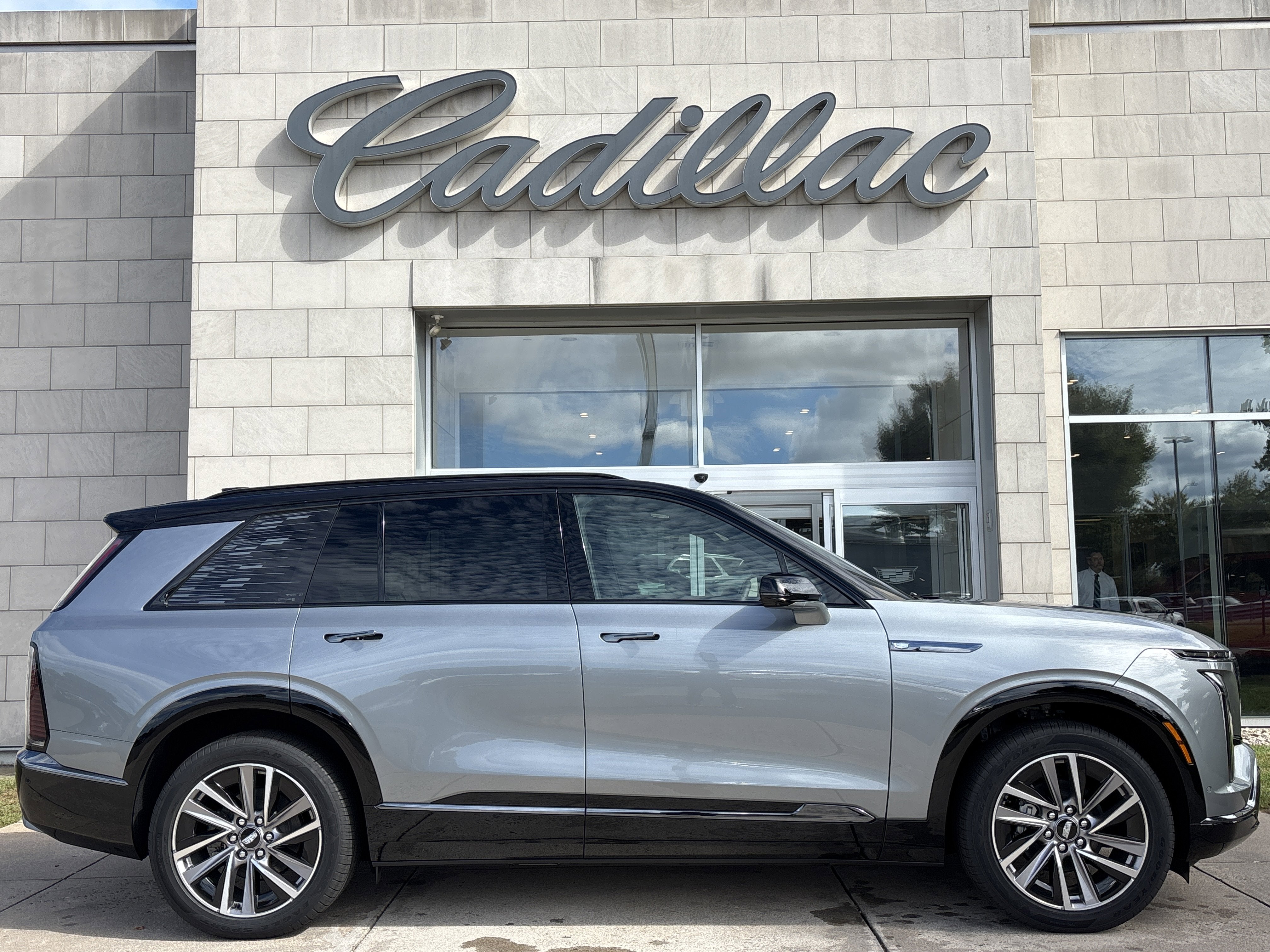 2026 Cadillac VISTIQ Sport