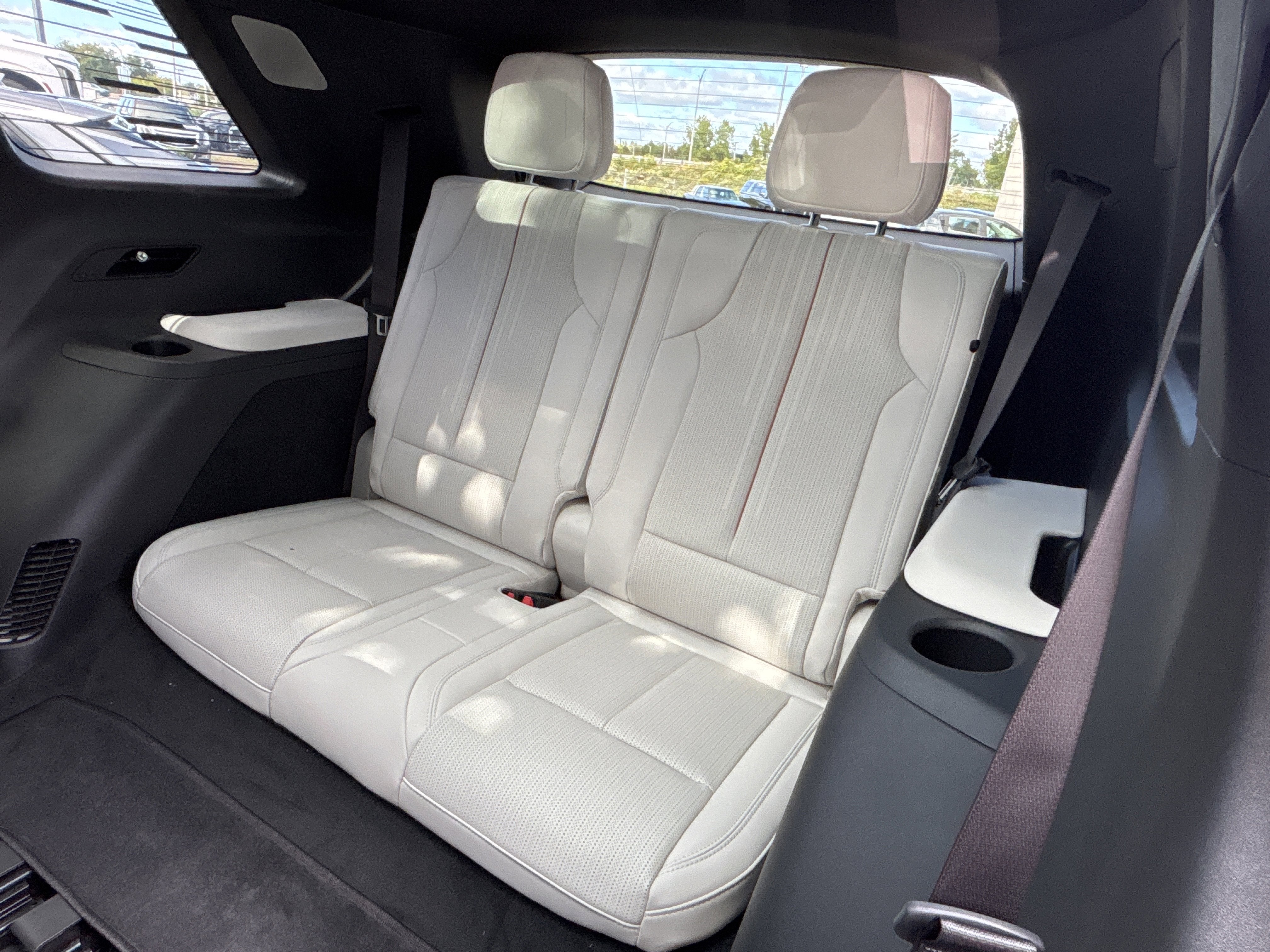 2026 Cadillac VISTIQ Sport