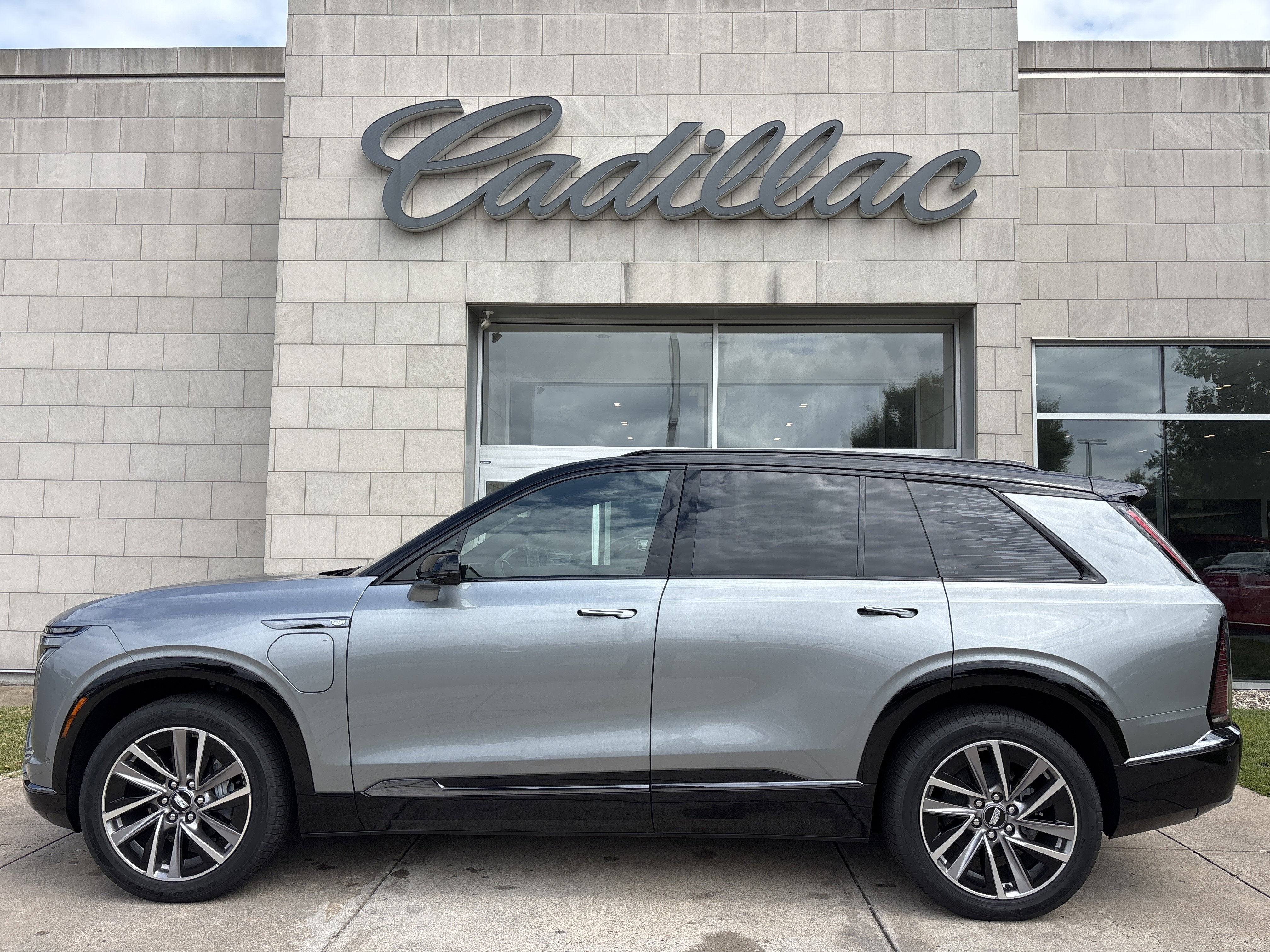 2026 Cadillac VISTIQ Sport