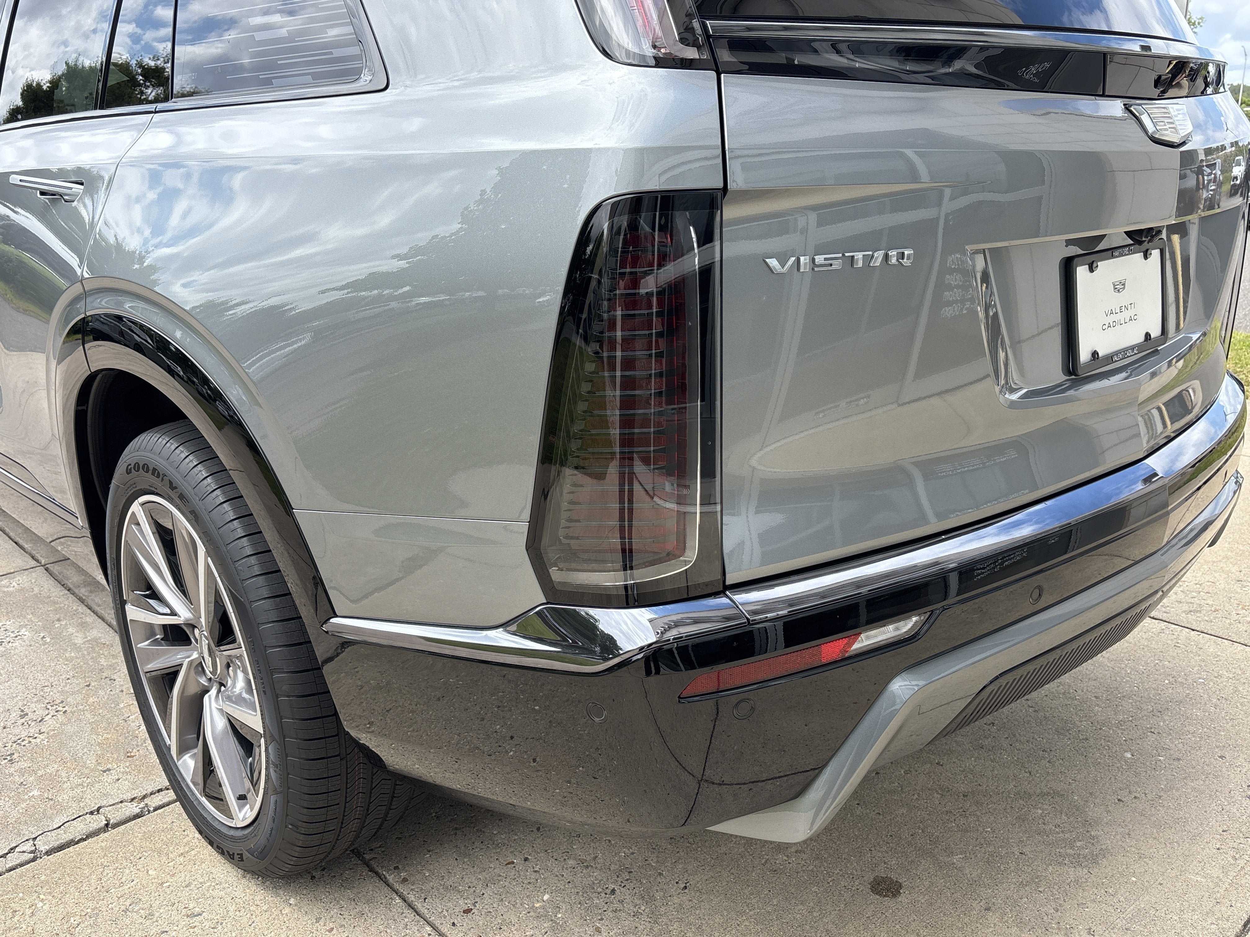 2026 Cadillac VISTIQ Sport