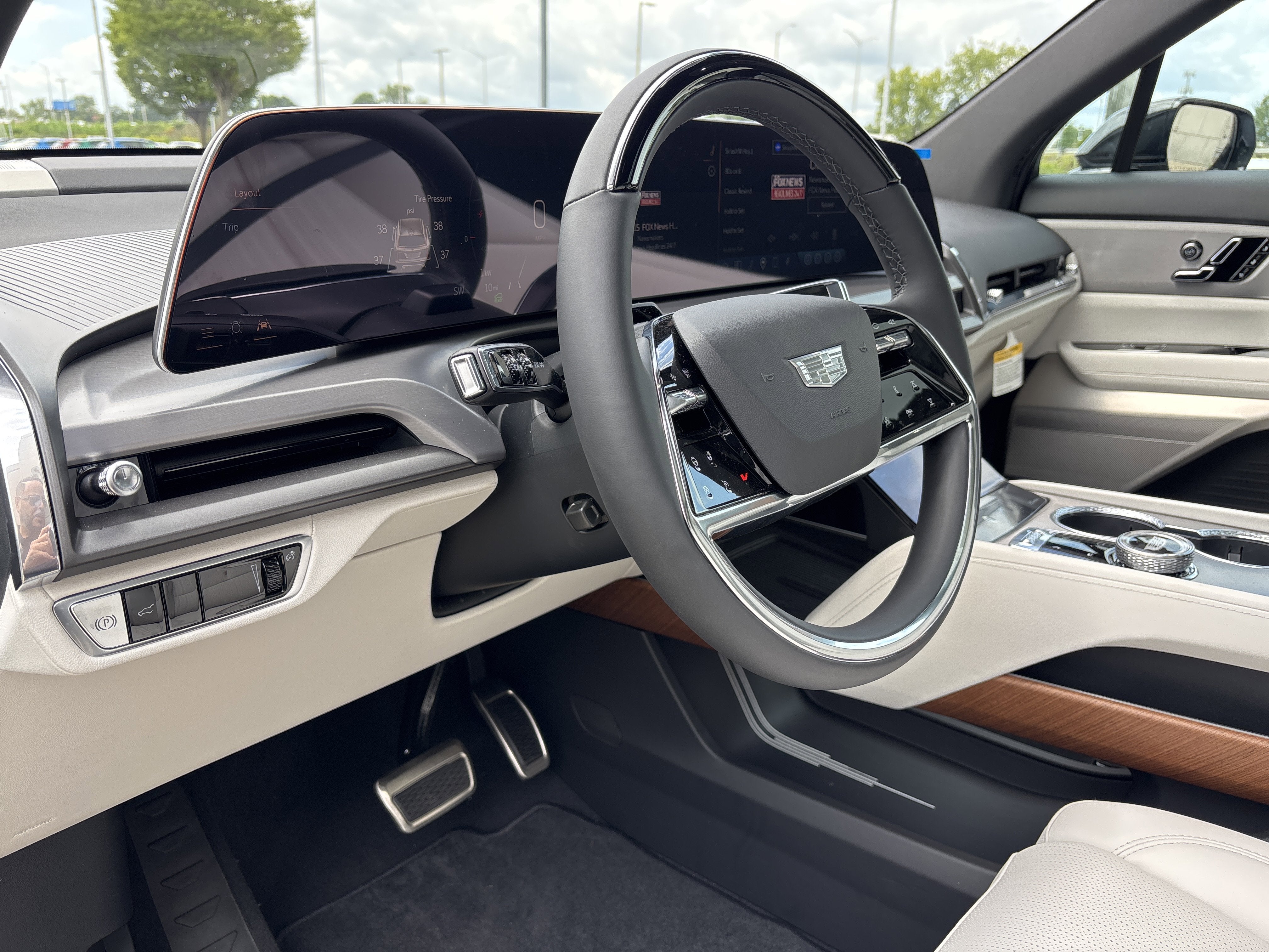 2026 Cadillac VISTIQ Sport