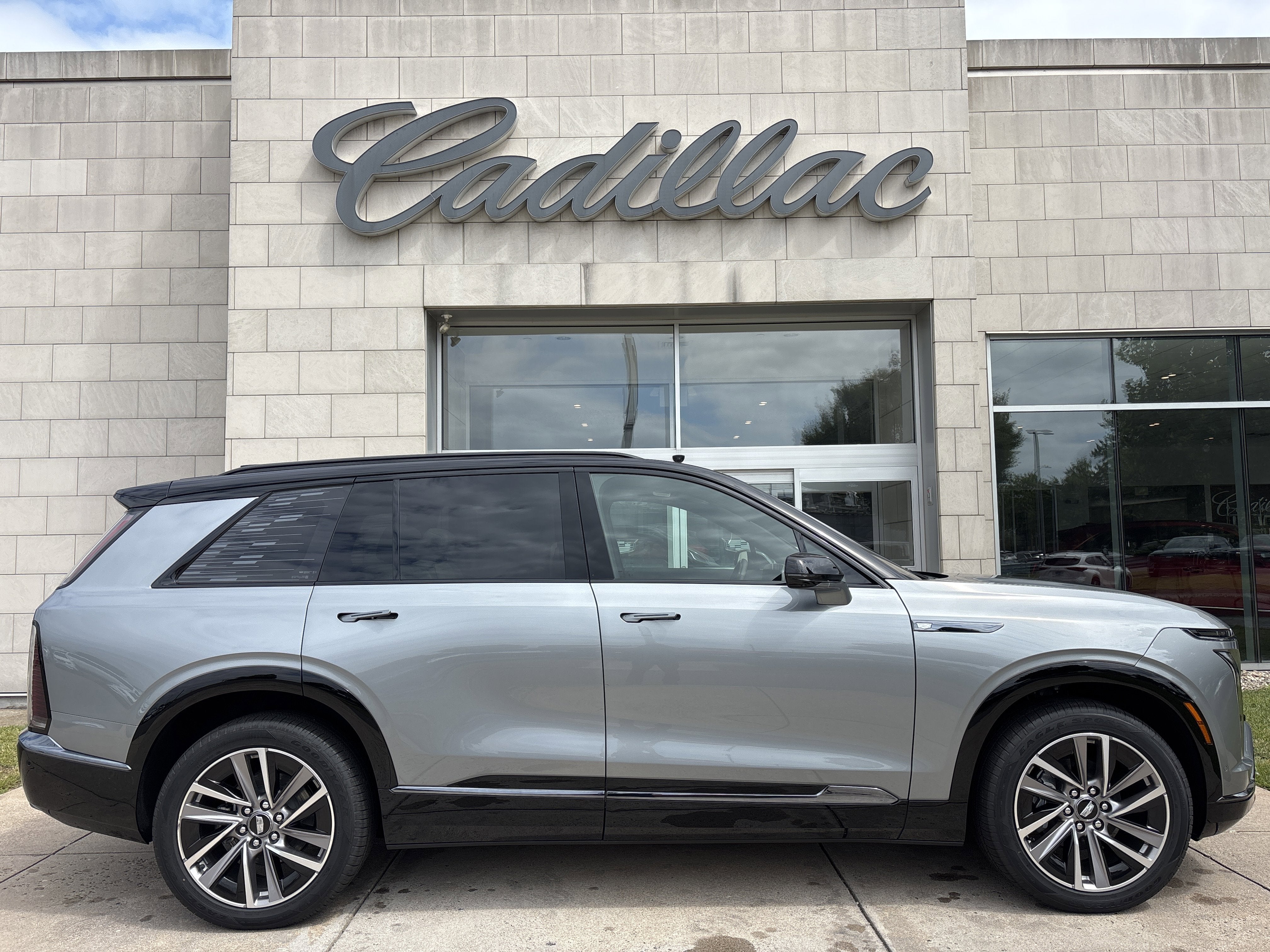 2026 Cadillac VISTIQ Sport