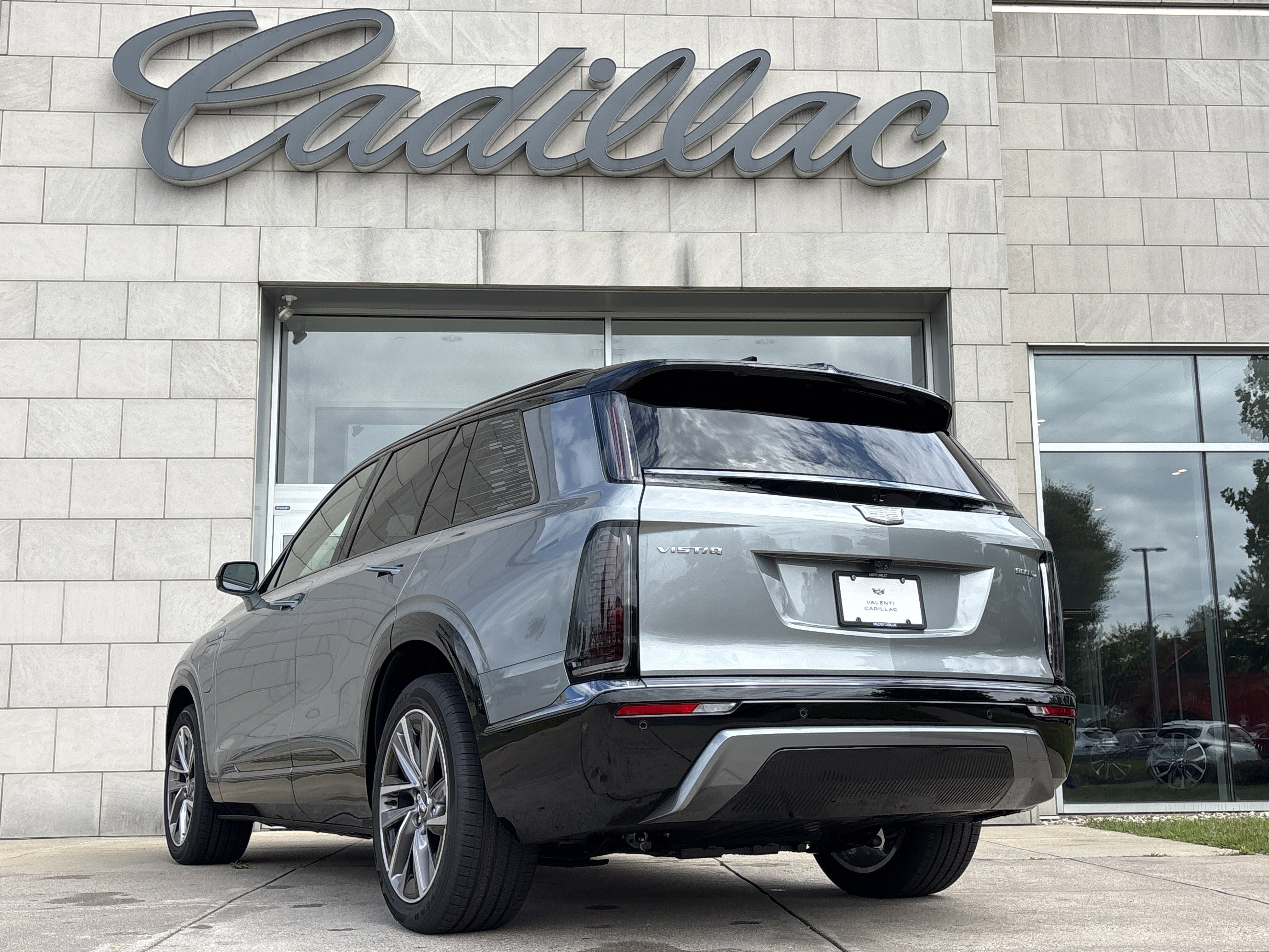 2026 Cadillac VISTIQ Sport