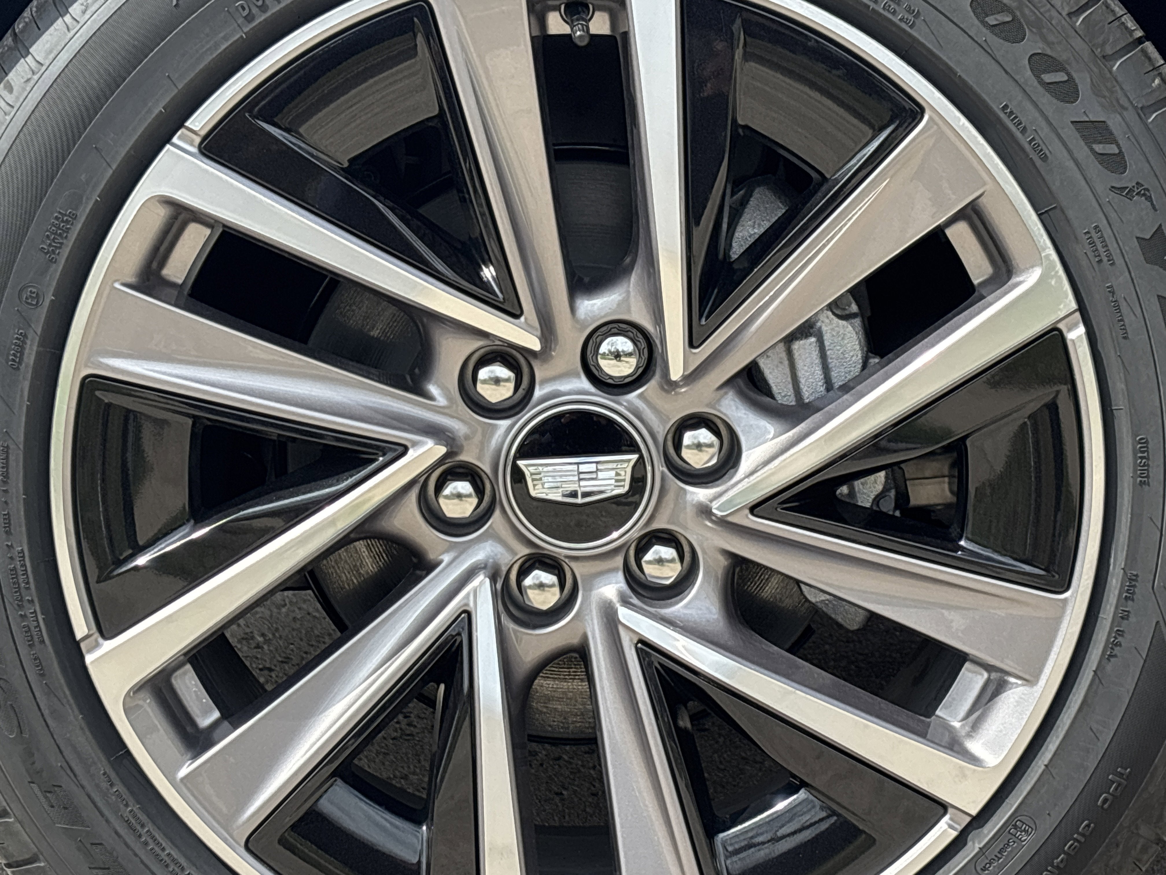 2026 Cadillac VISTIQ Sport