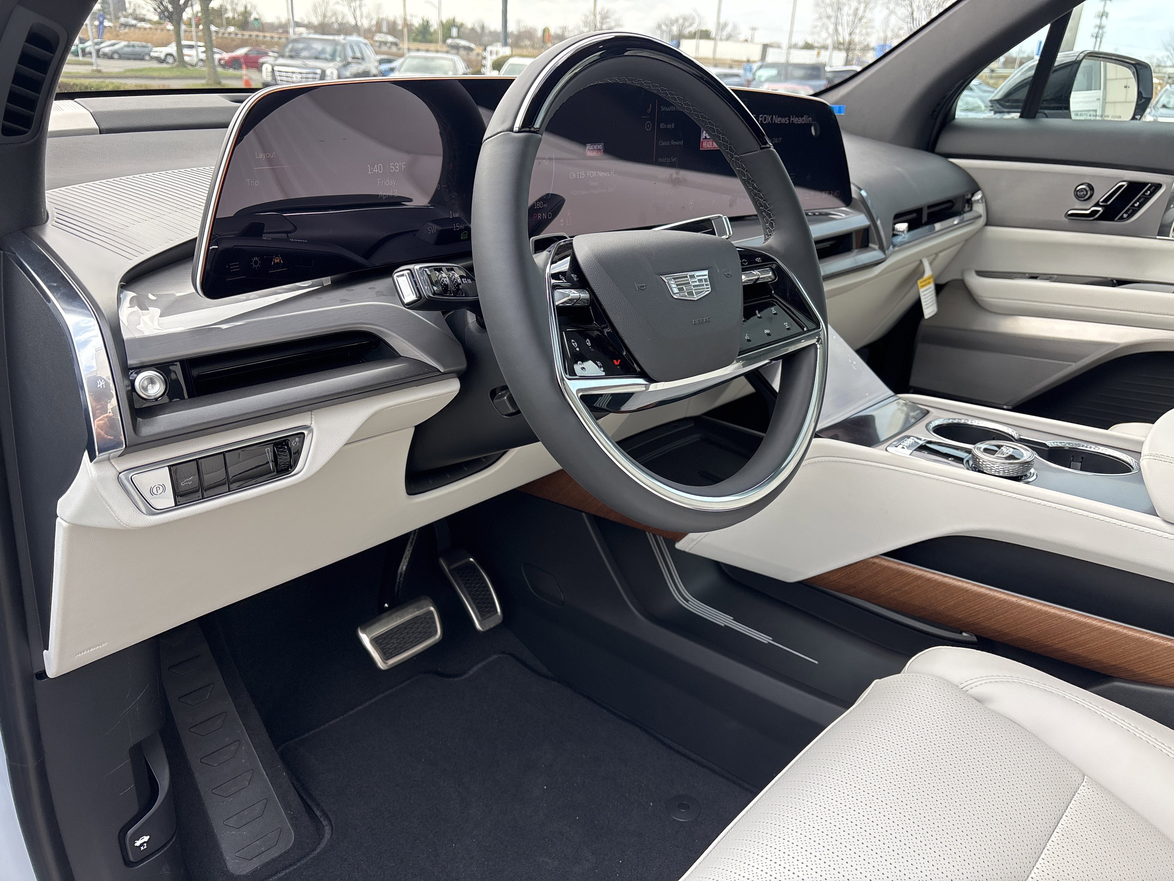 2026 Cadillac VISTIQ Sport