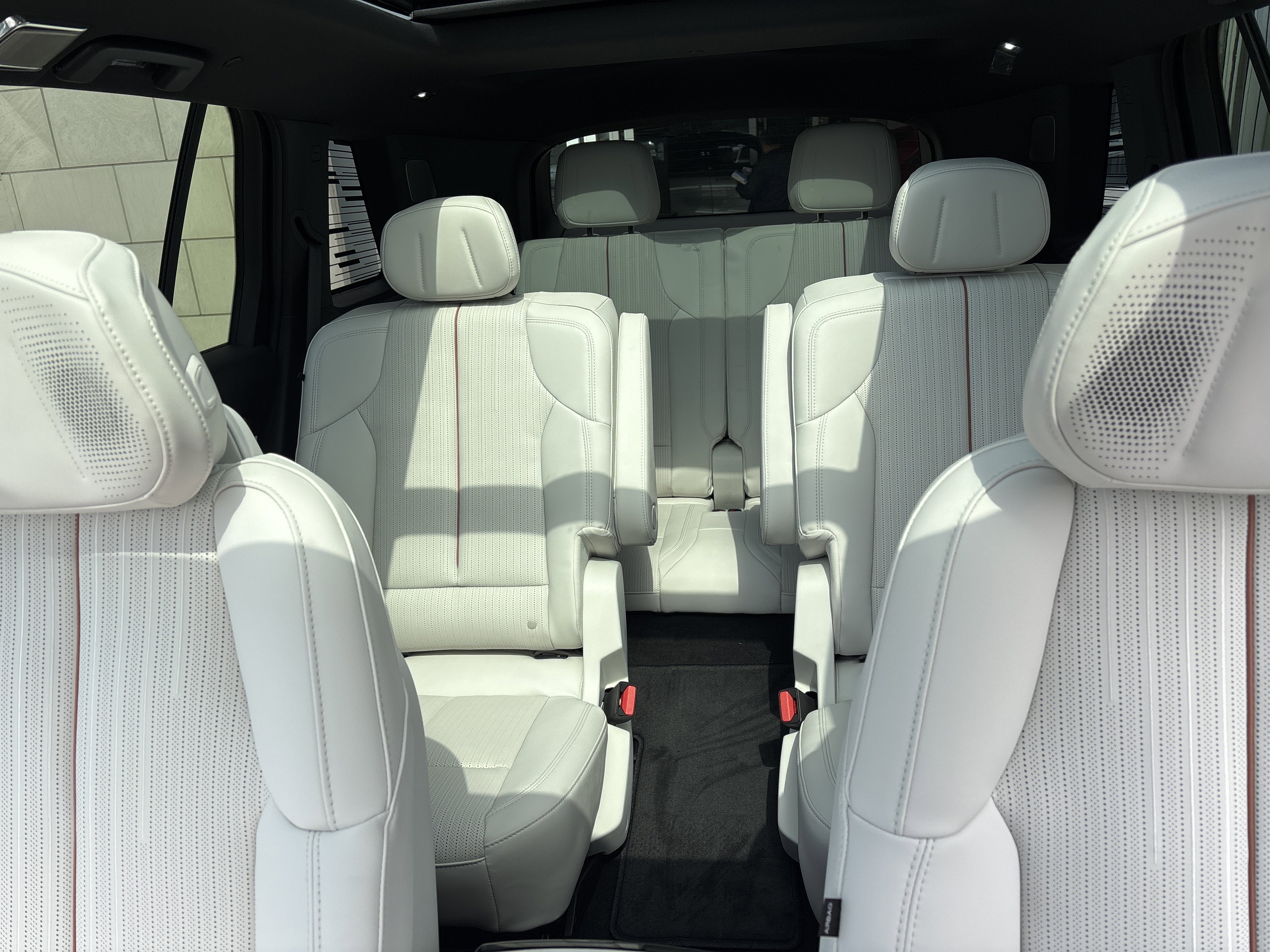 2026 Cadillac VISTIQ Sport