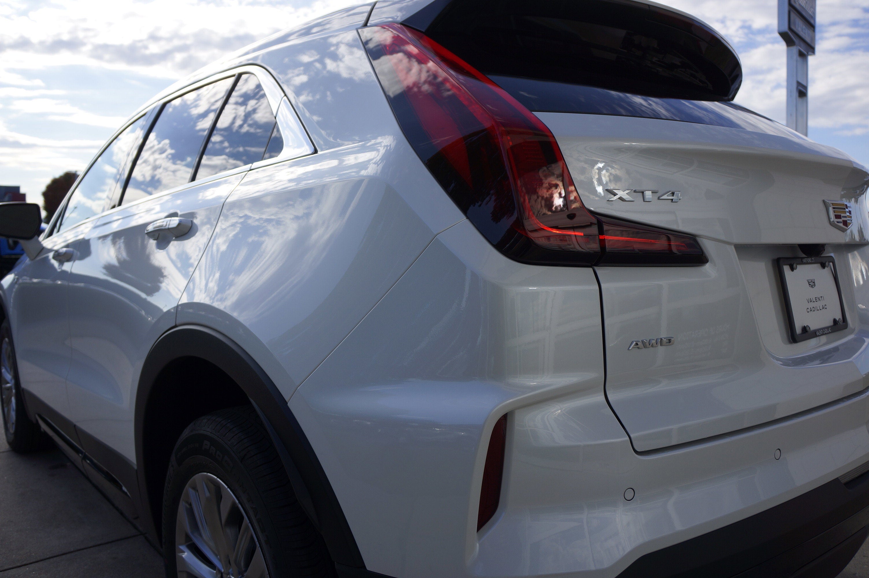 2024 Cadillac XT4 Premium Luxury