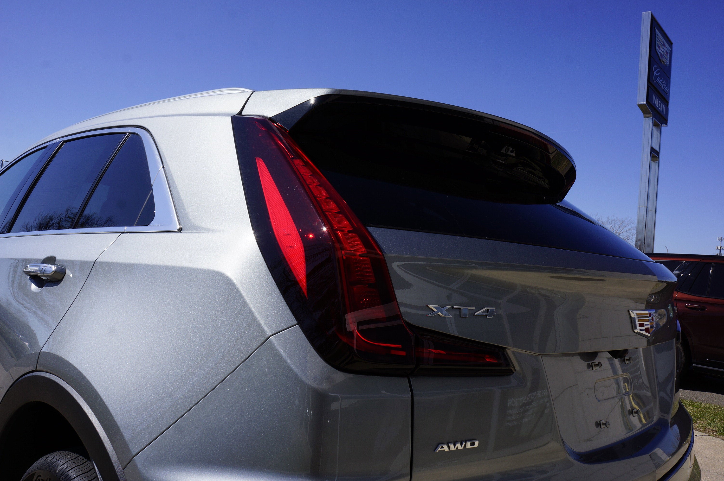 2025 Cadillac XT4 Premium Luxury