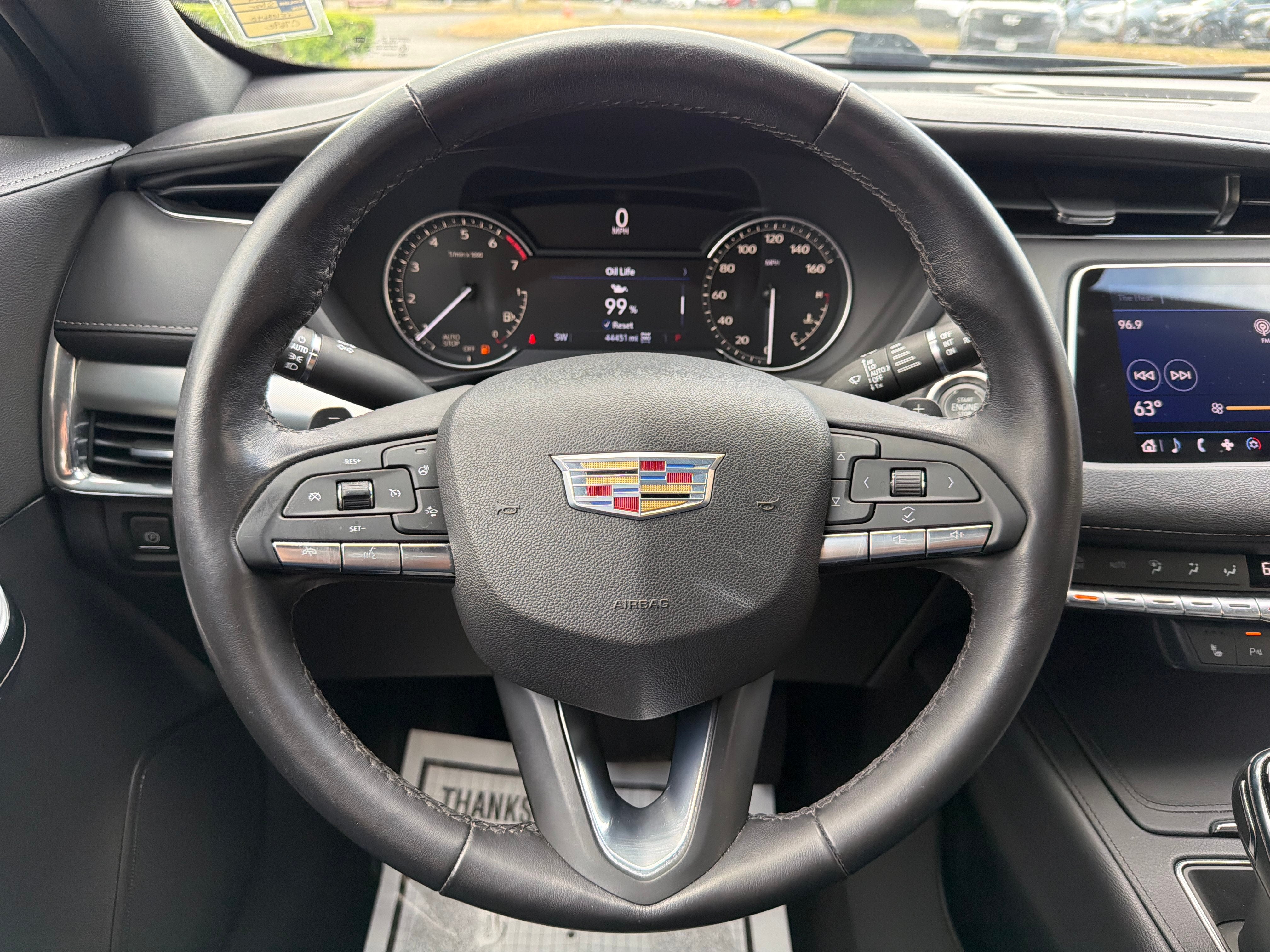 2023 Cadillac XT4 Premium Luxury