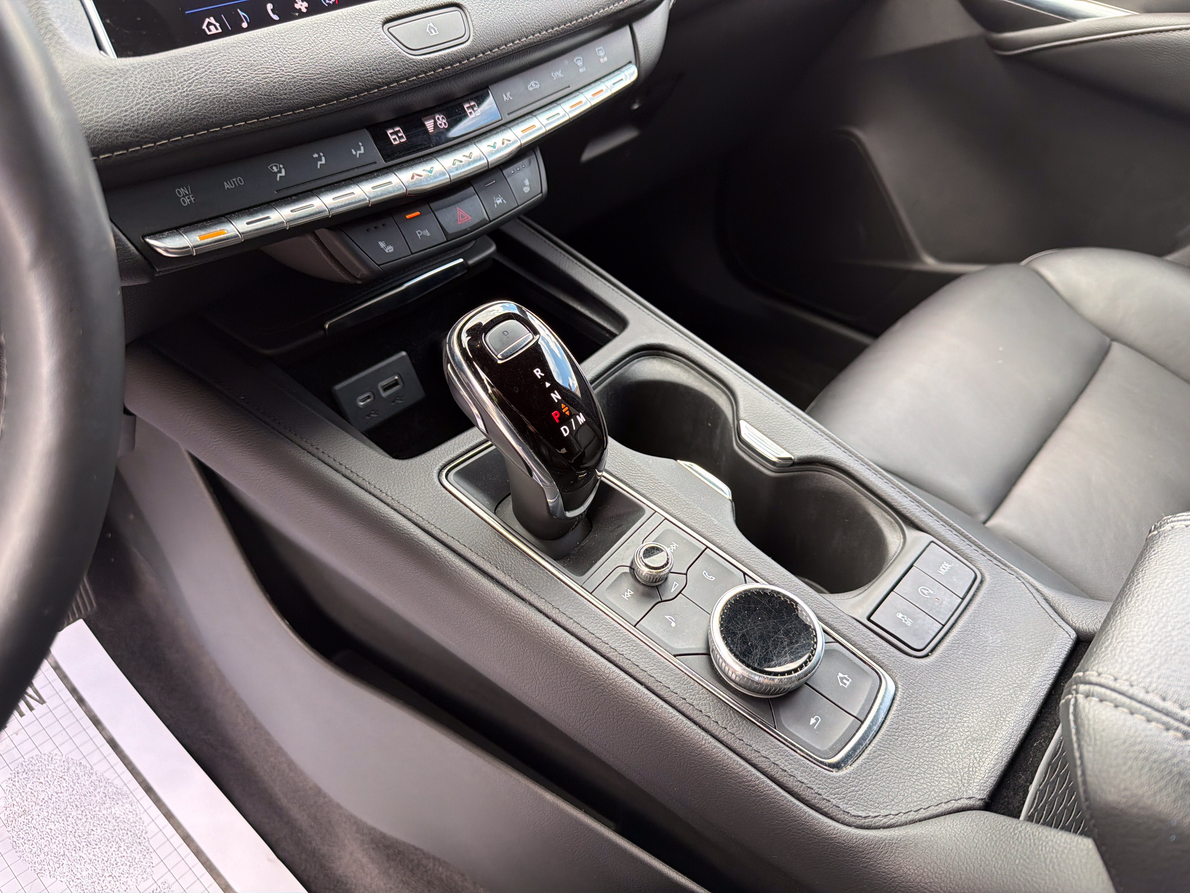 2023 Cadillac XT4 Premium Luxury