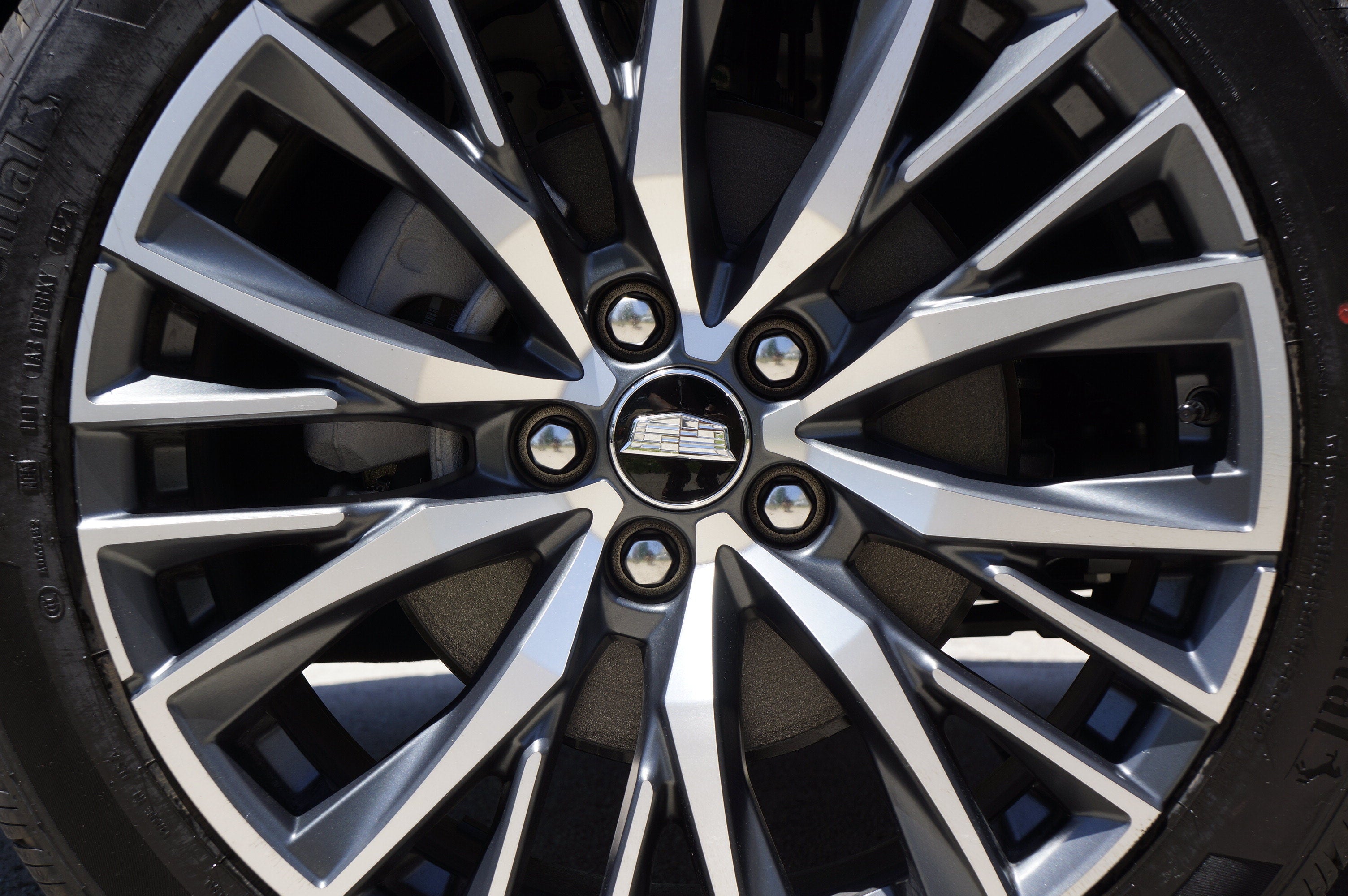 2024 Cadillac XT4 Sport