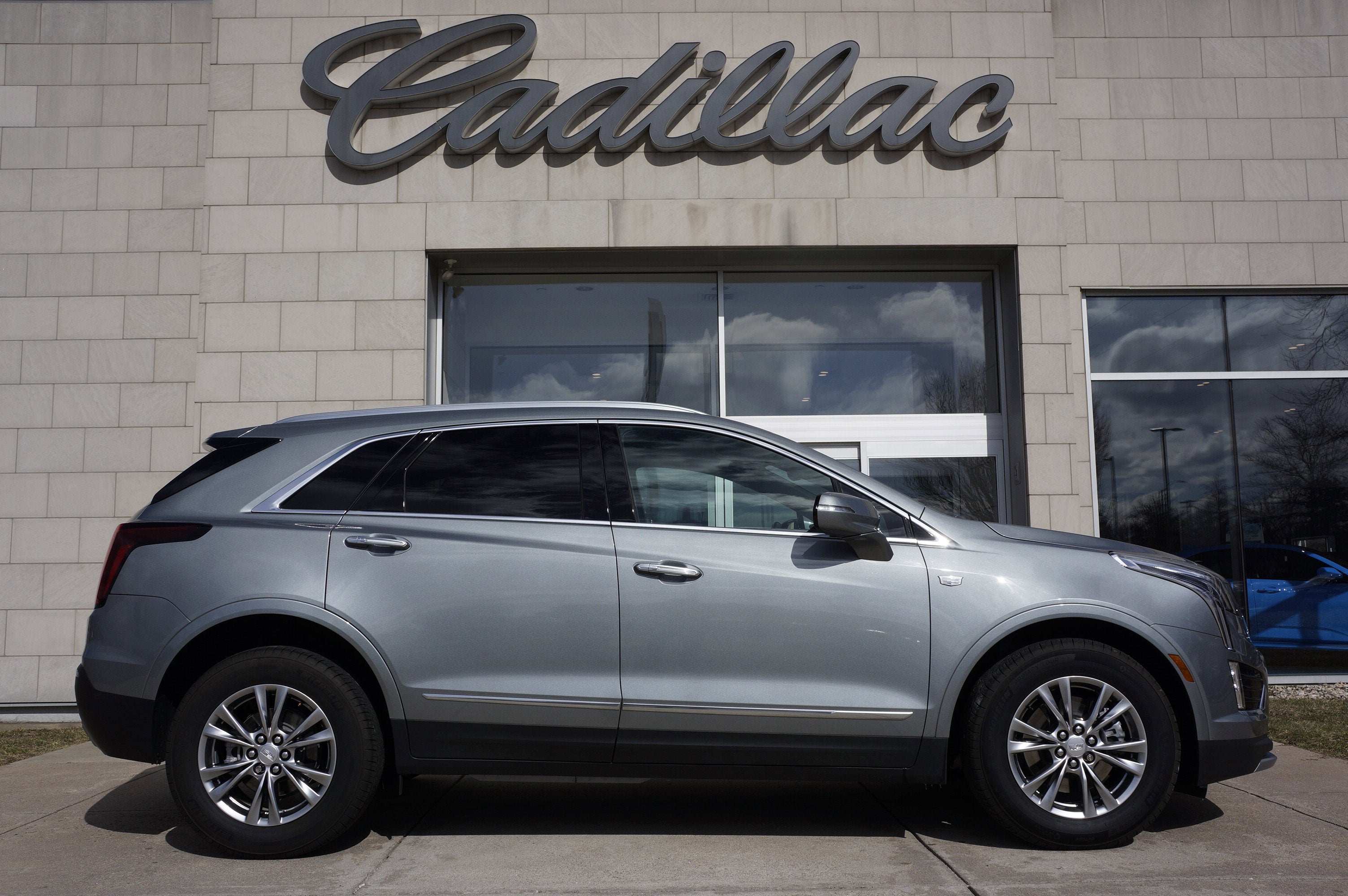 2025 Cadillac XT5 Luxury