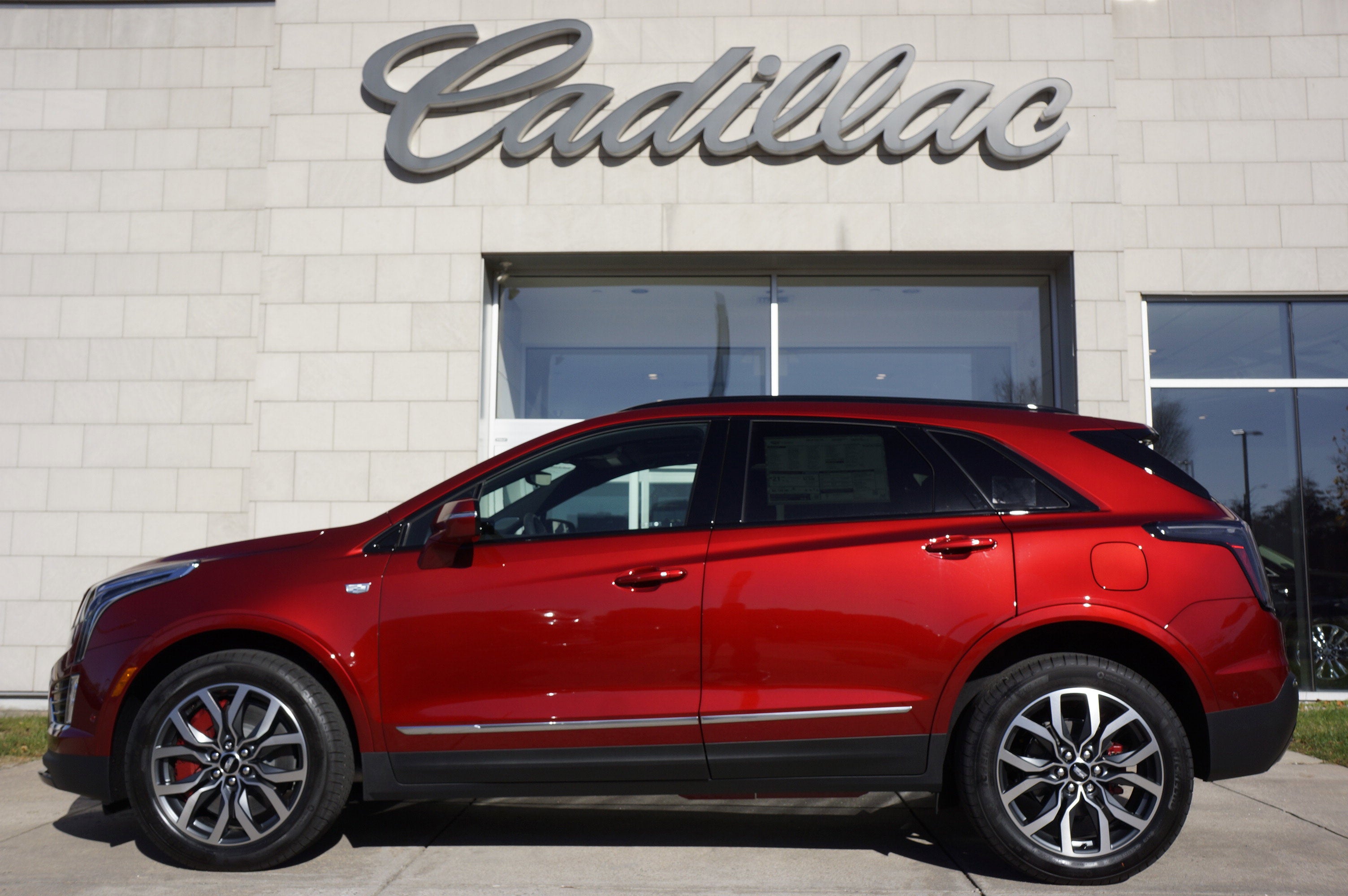 2025 Cadillac XT5 Sport