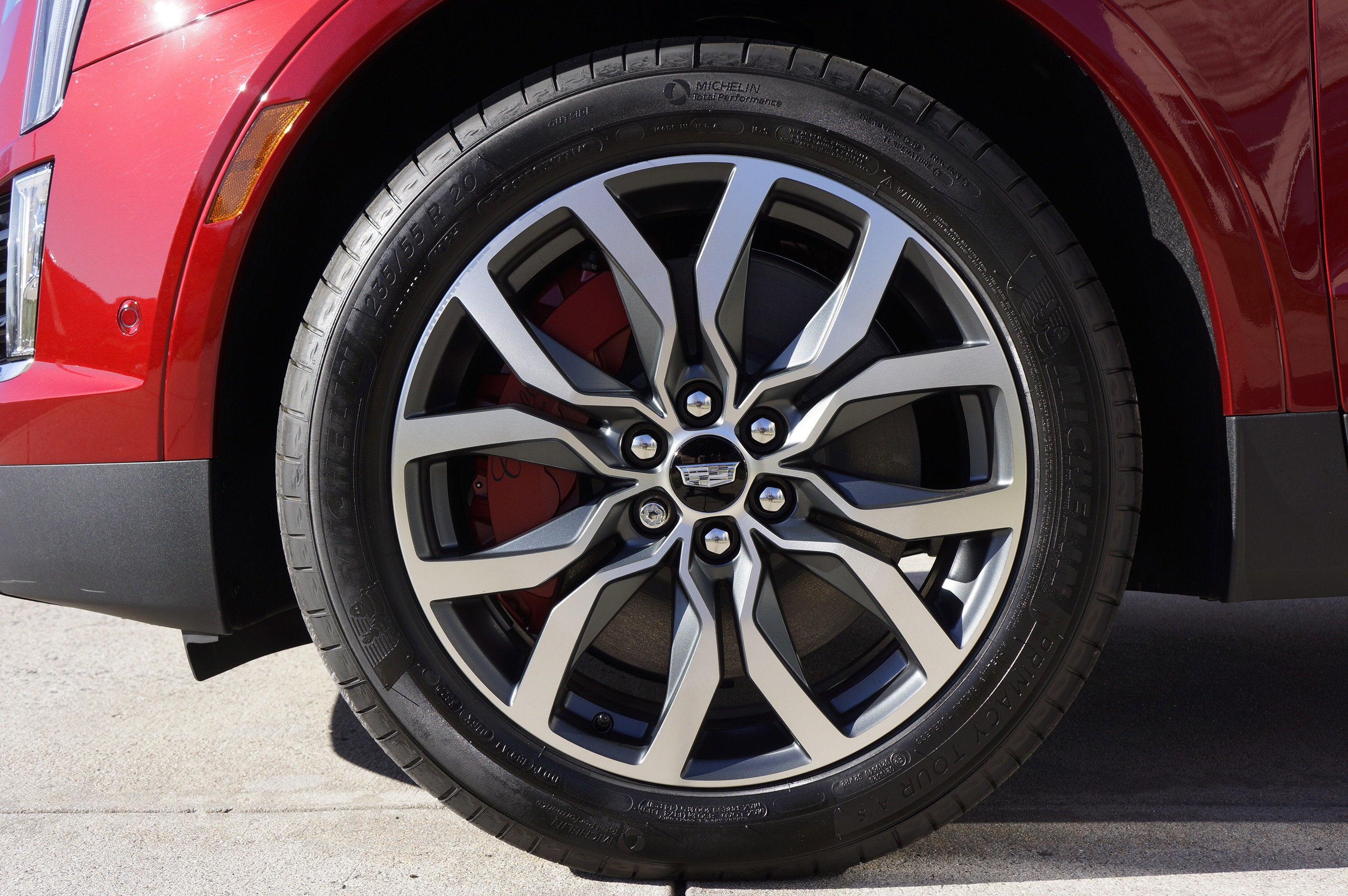 2025 Cadillac XT5 Sport