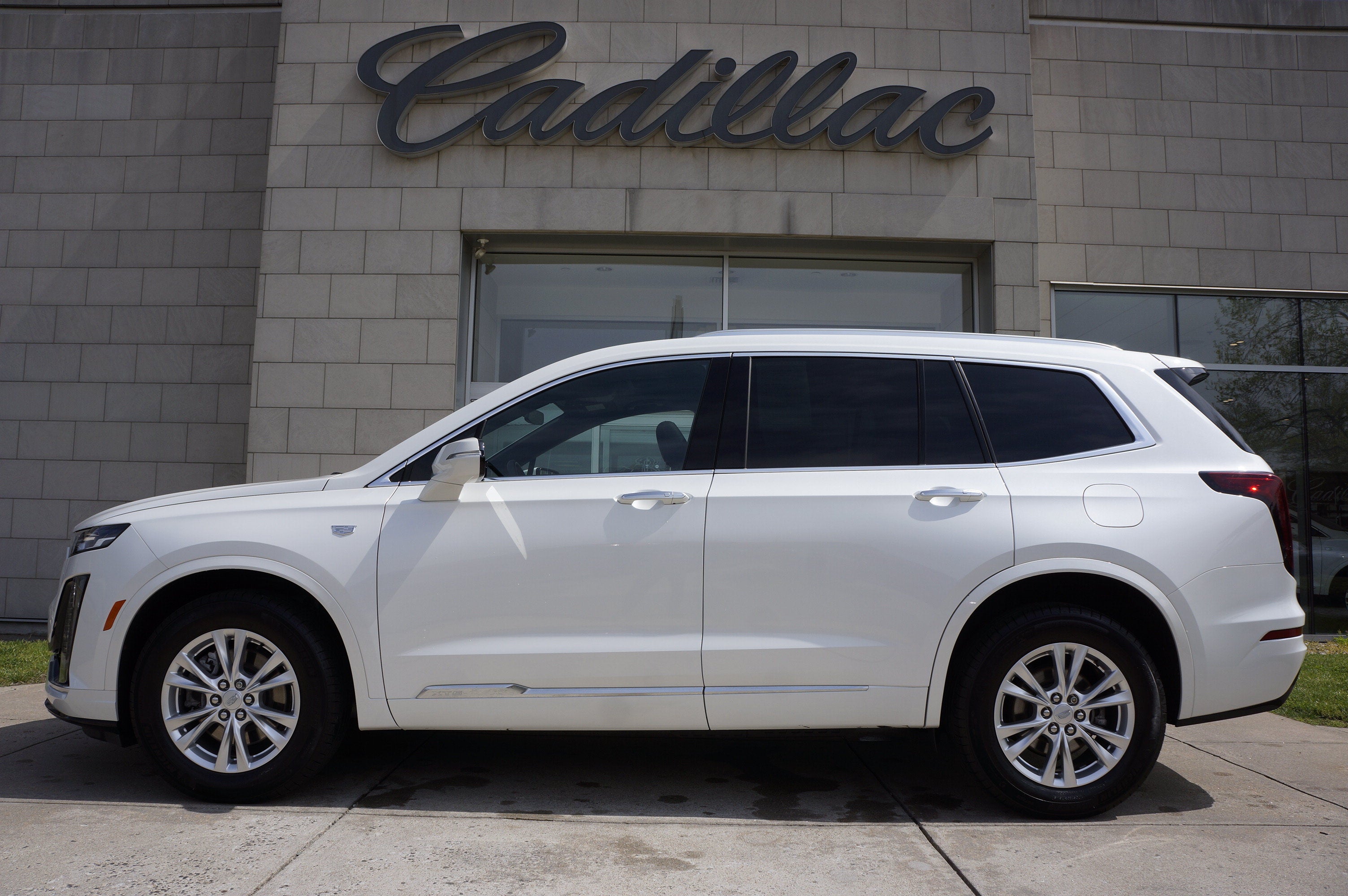 2025 Cadillac XT6 Luxury