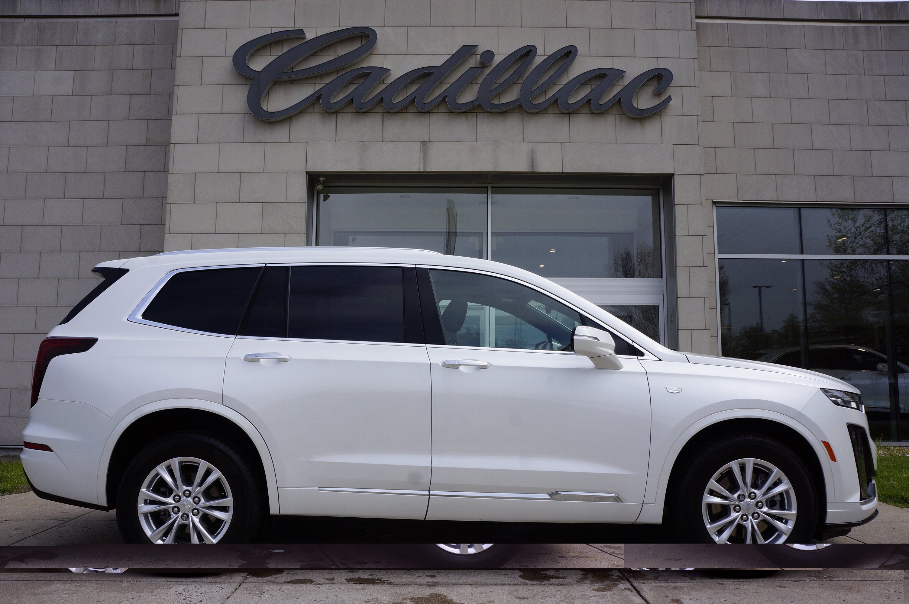 2025 Cadillac XT6 Luxury
