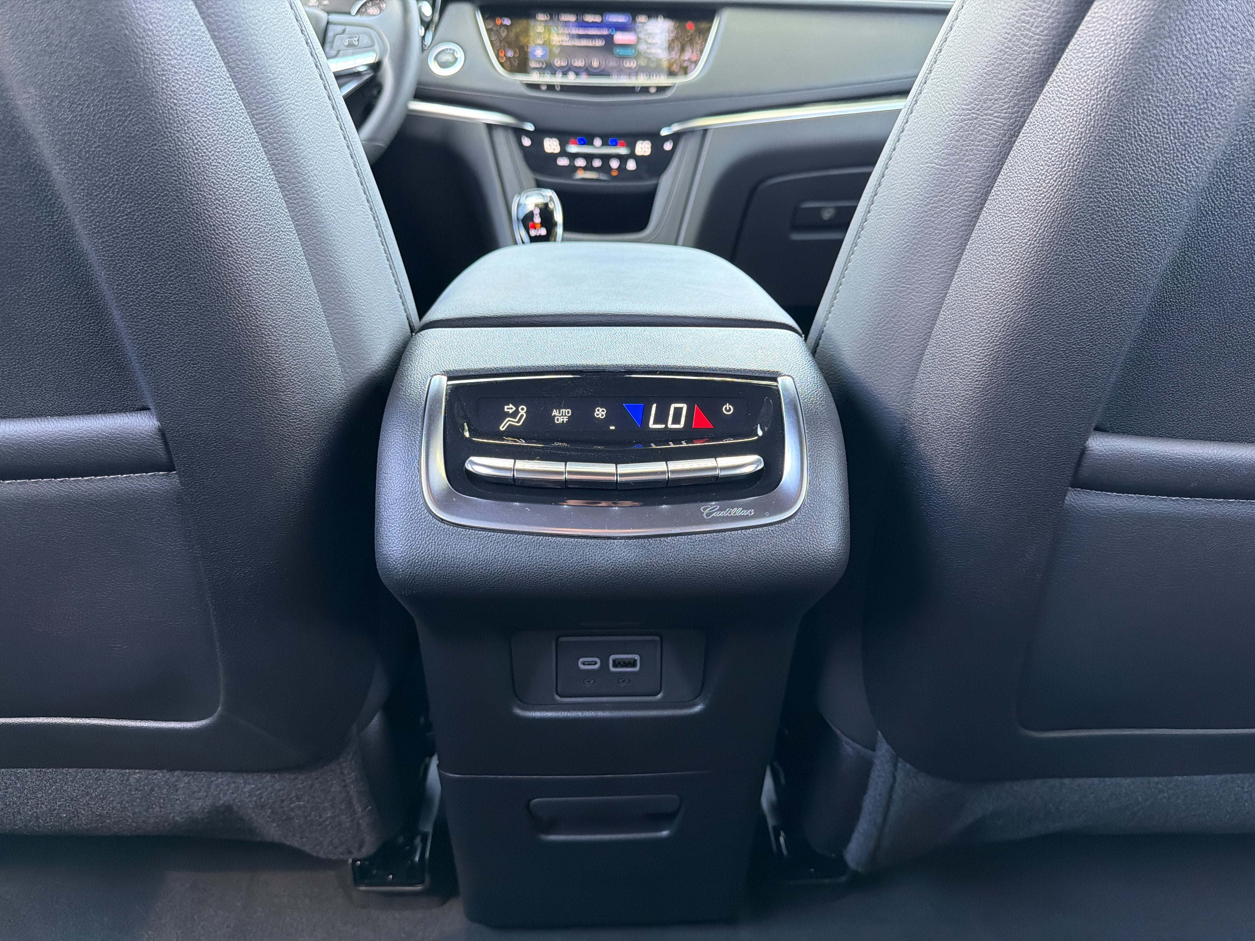 2025 Cadillac XT6 Luxury