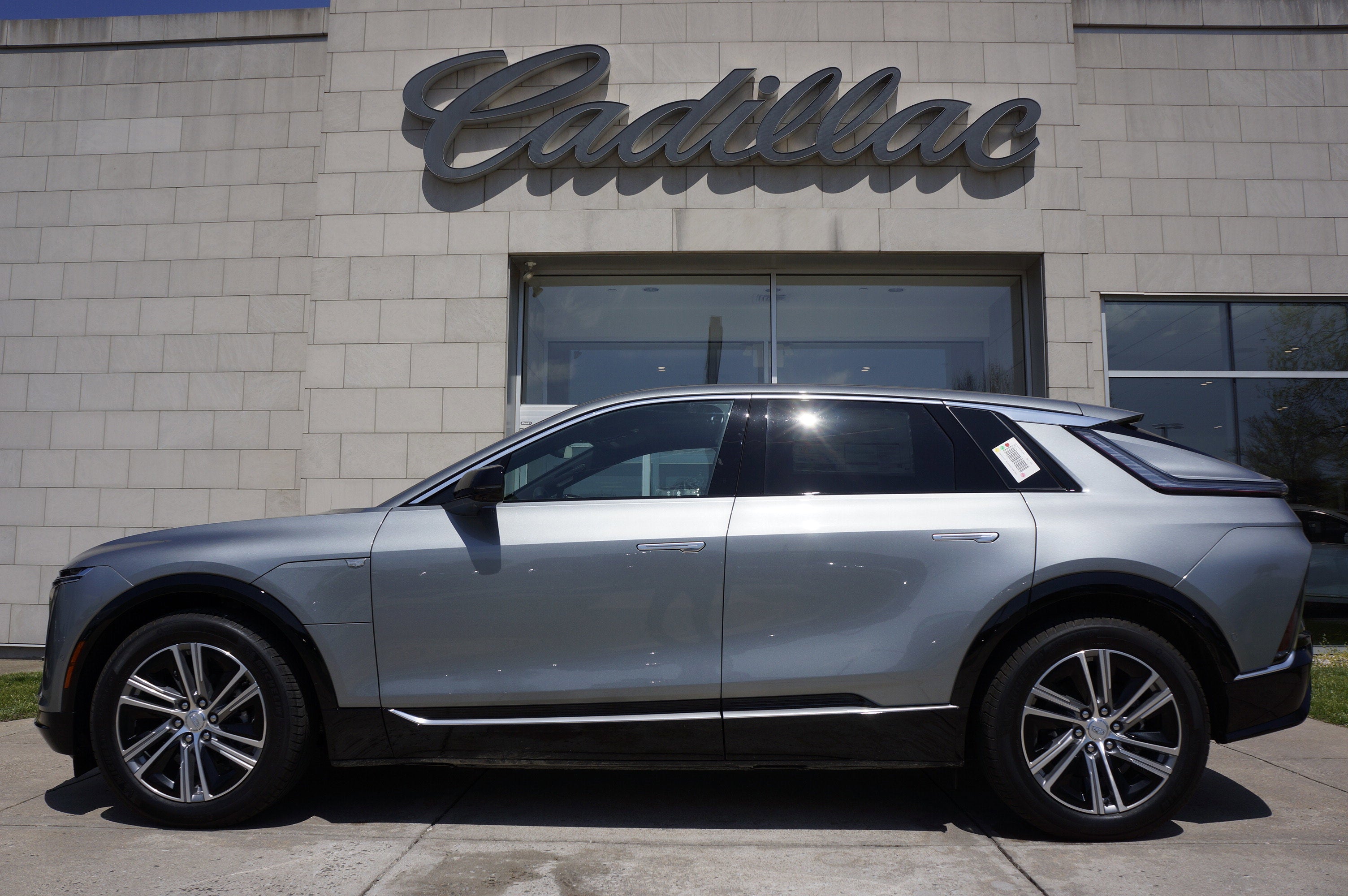 2024 Cadillac LYRIQ Tech