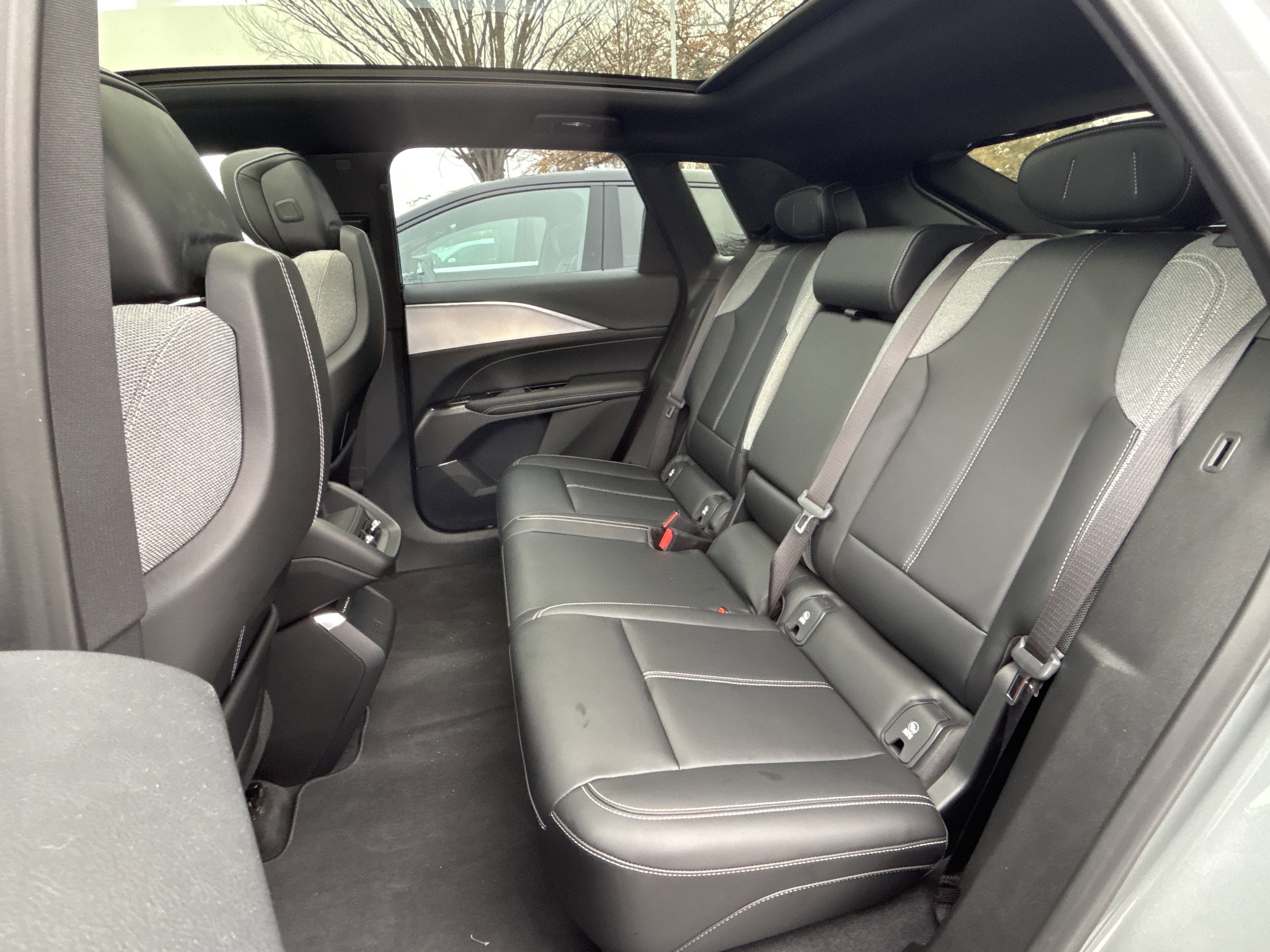 2024 Cadillac LYRIQ Tech