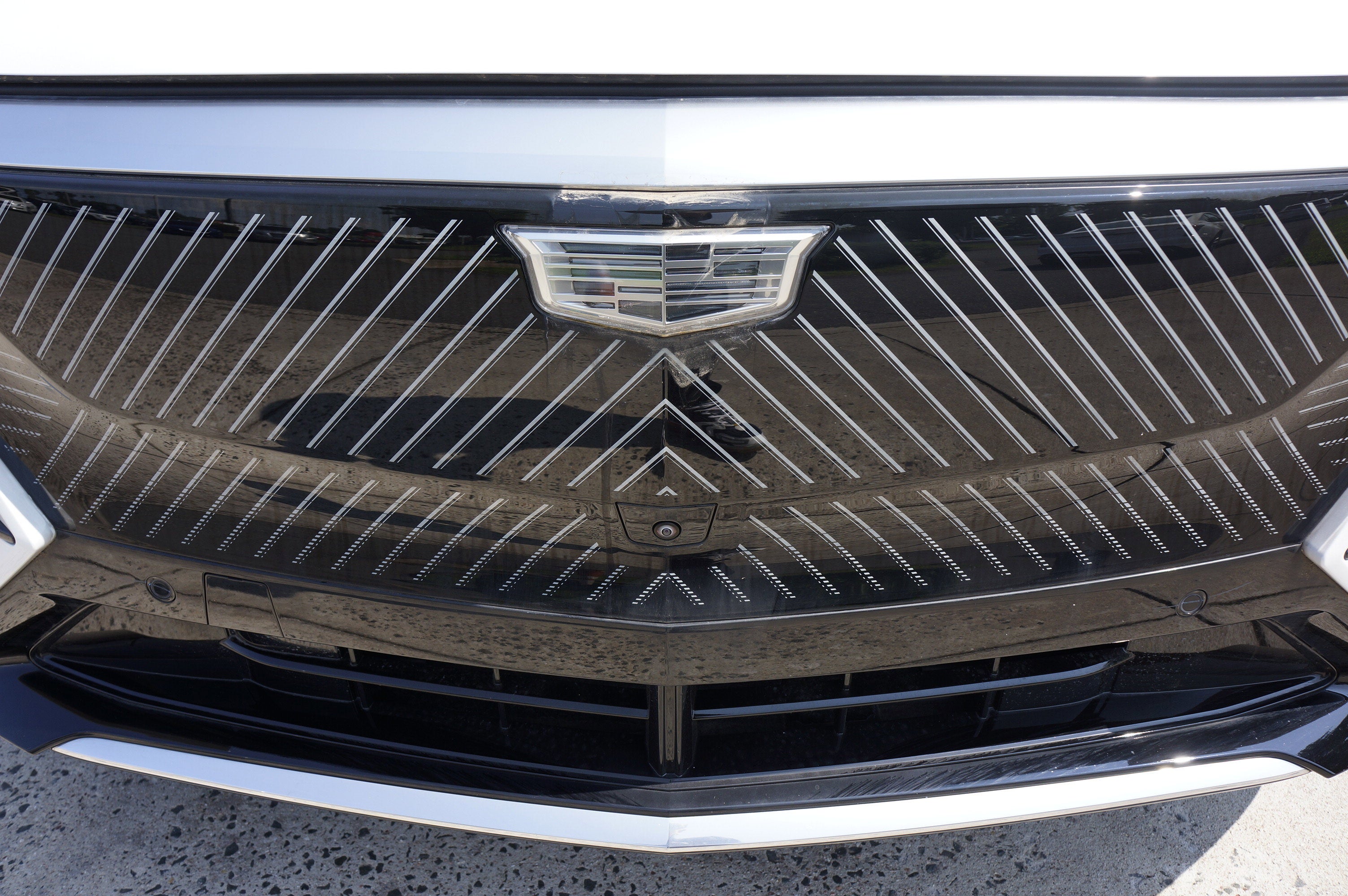 2024 Cadillac LYRIQ Luxury 2