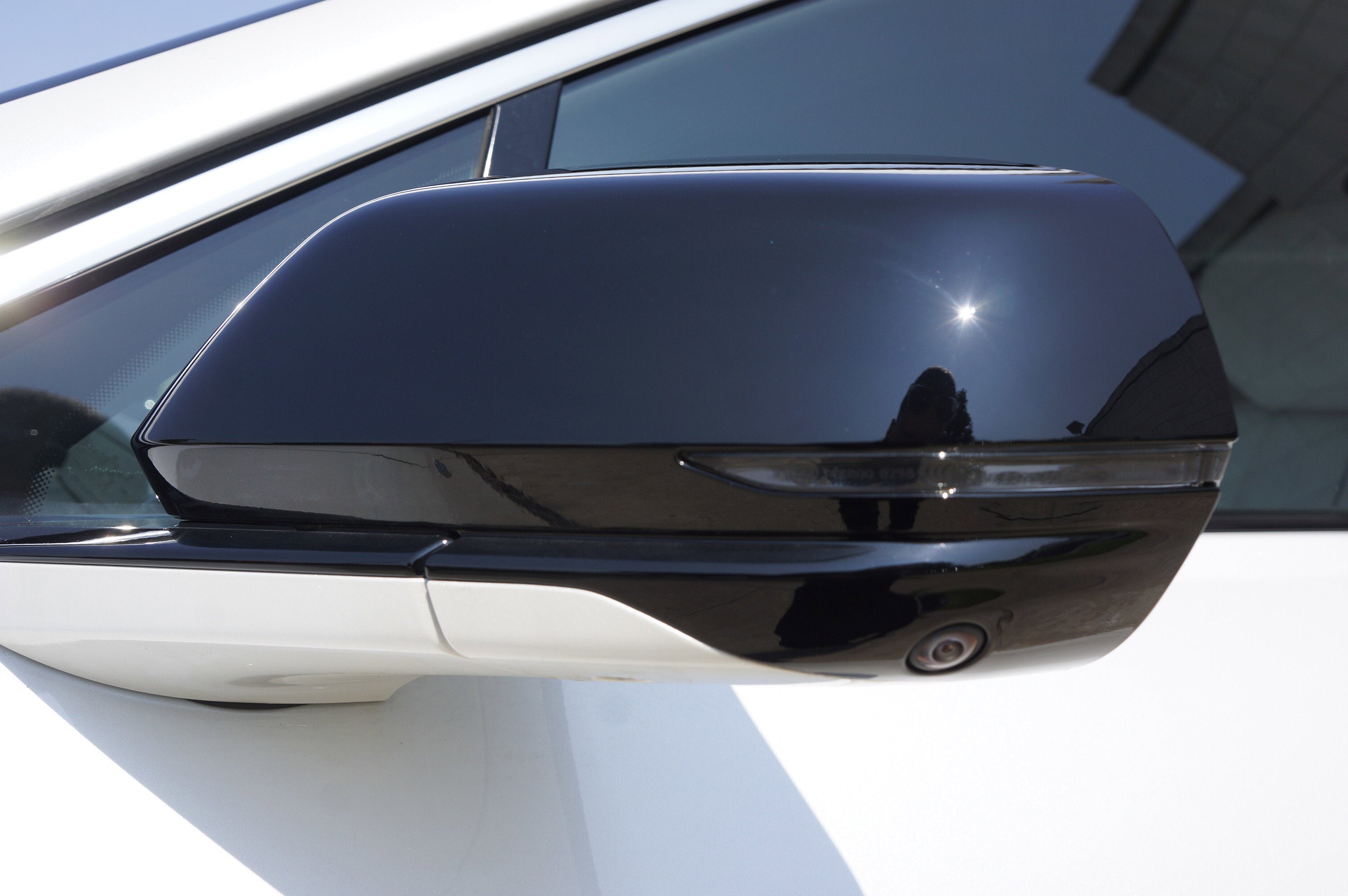 2024 Cadillac LYRIQ Luxury 2