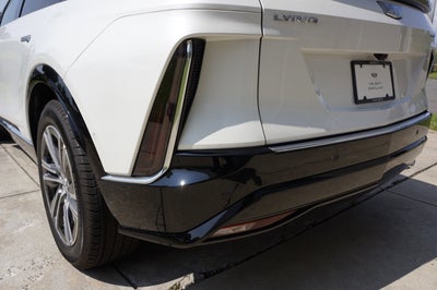 2024 Cadillac LYRIQ Luxury 2