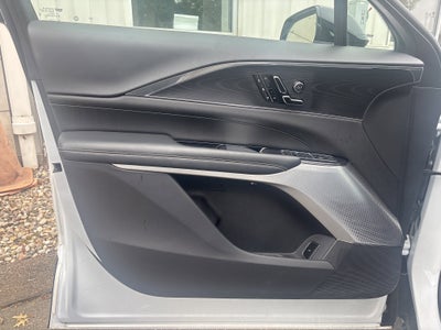 2024 Cadillac LYRIQ Luxury 2