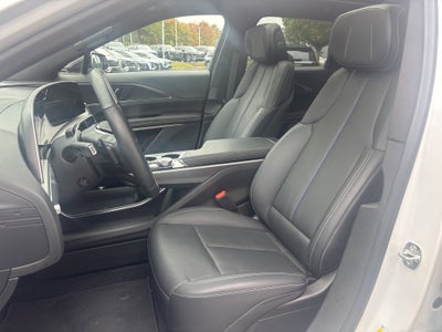 2024 Cadillac LYRIQ Luxury 2