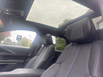 2024 Cadillac LYRIQ Luxury 2