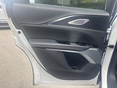 2024 Cadillac LYRIQ Luxury 2