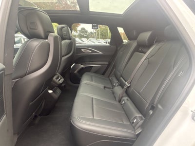 2024 Cadillac LYRIQ Luxury 2