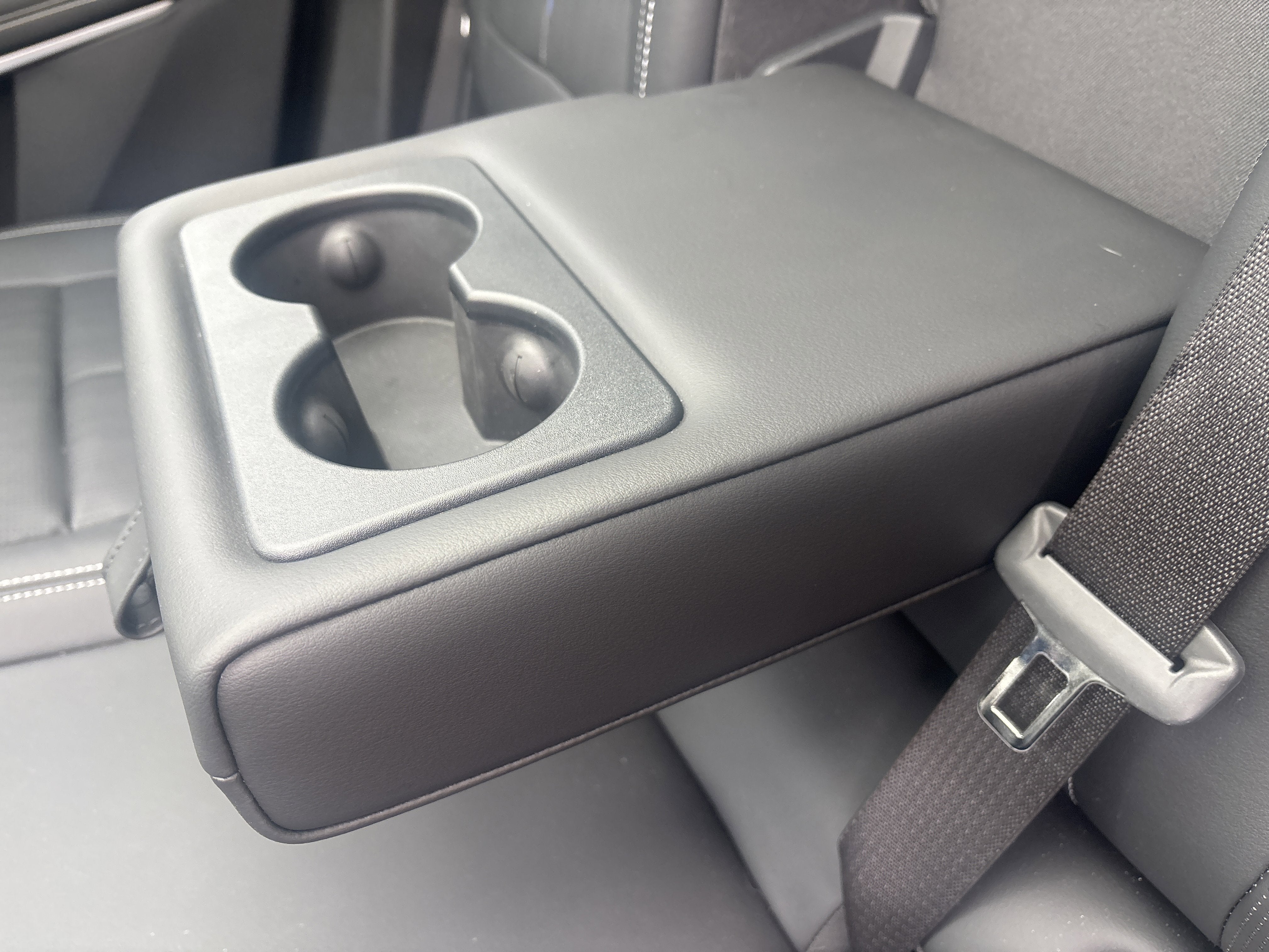 2024 Cadillac LYRIQ Luxury 2