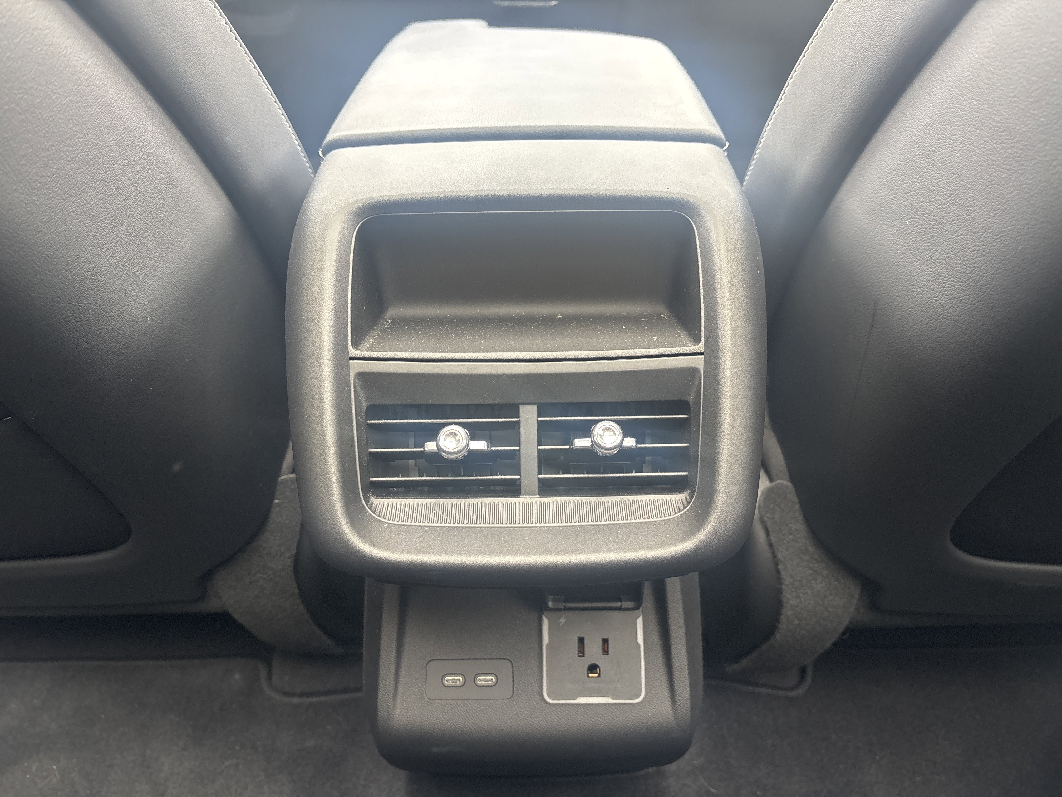 2024 Cadillac LYRIQ Luxury 2