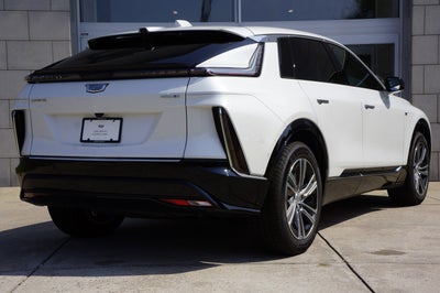2024 Cadillac LYRIQ Luxury 2