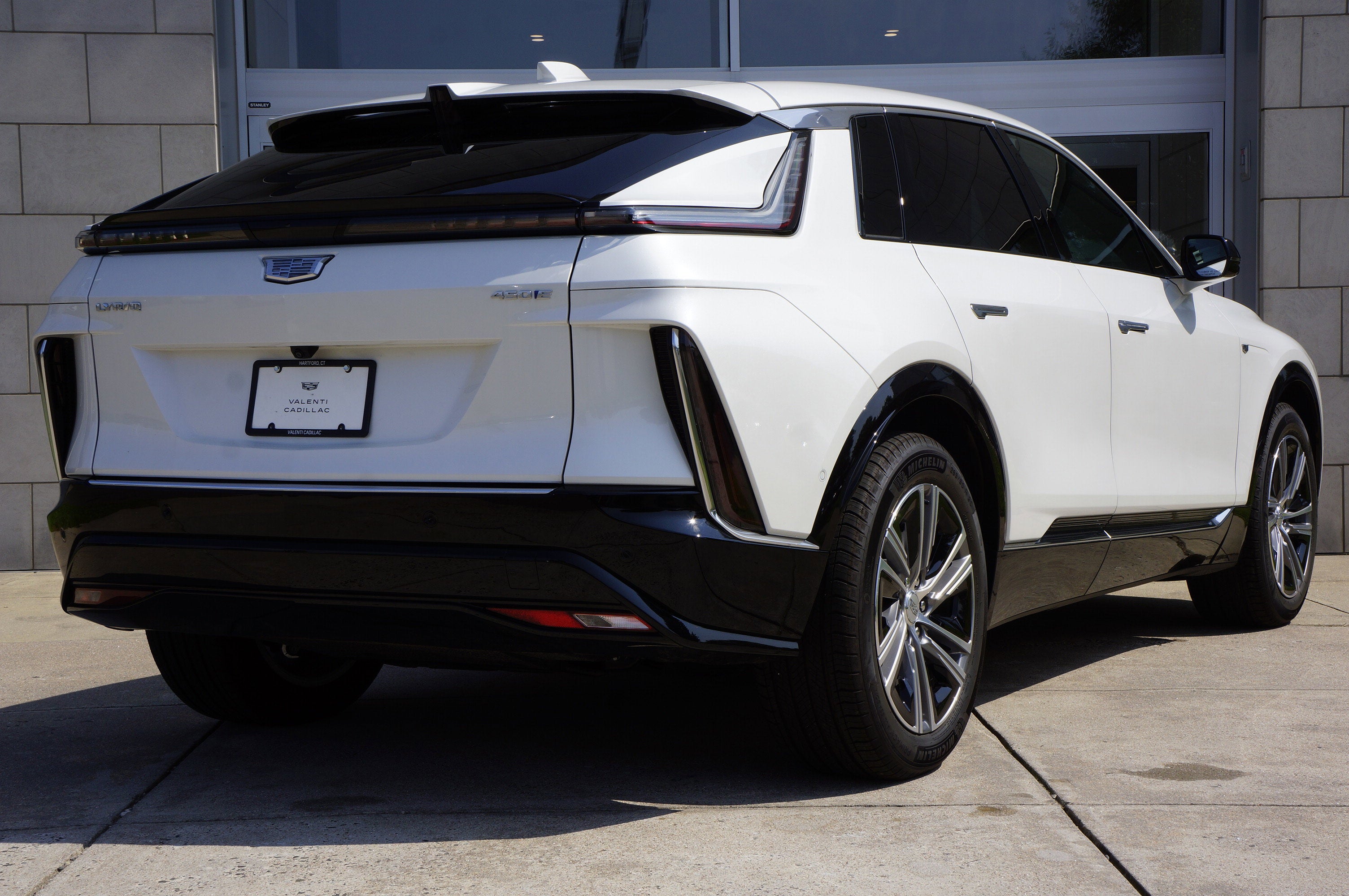 2024 Cadillac LYRIQ Luxury 2