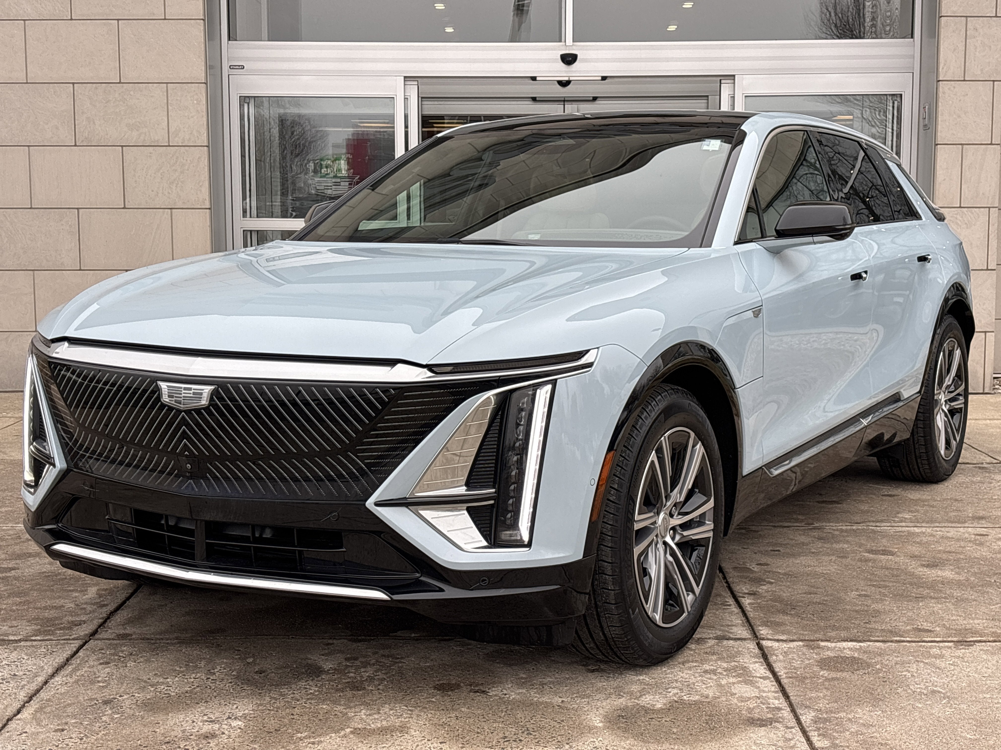 2024 Cadillac LYRIQ Luxury 3