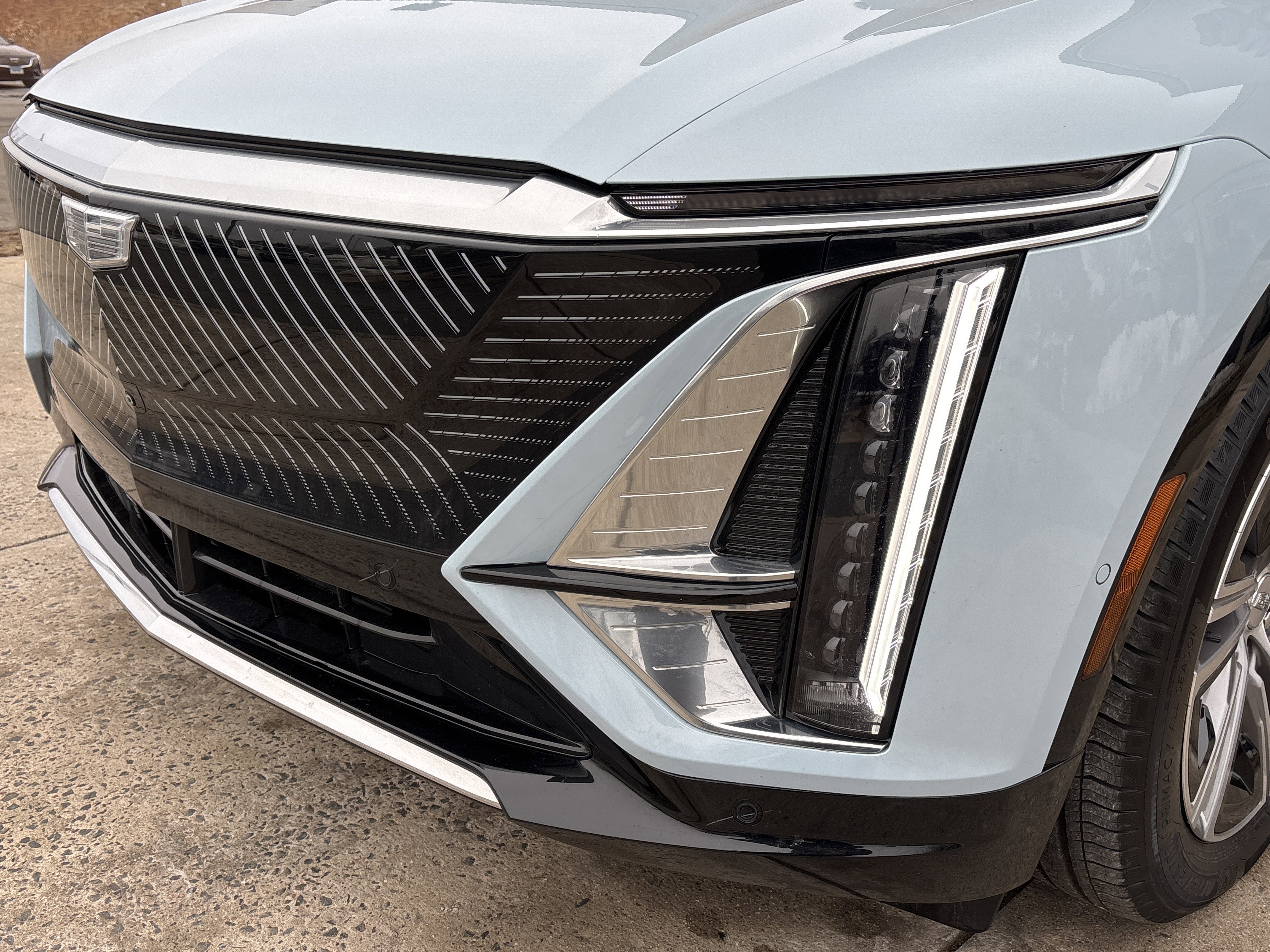 2024 Cadillac LYRIQ Luxury 3