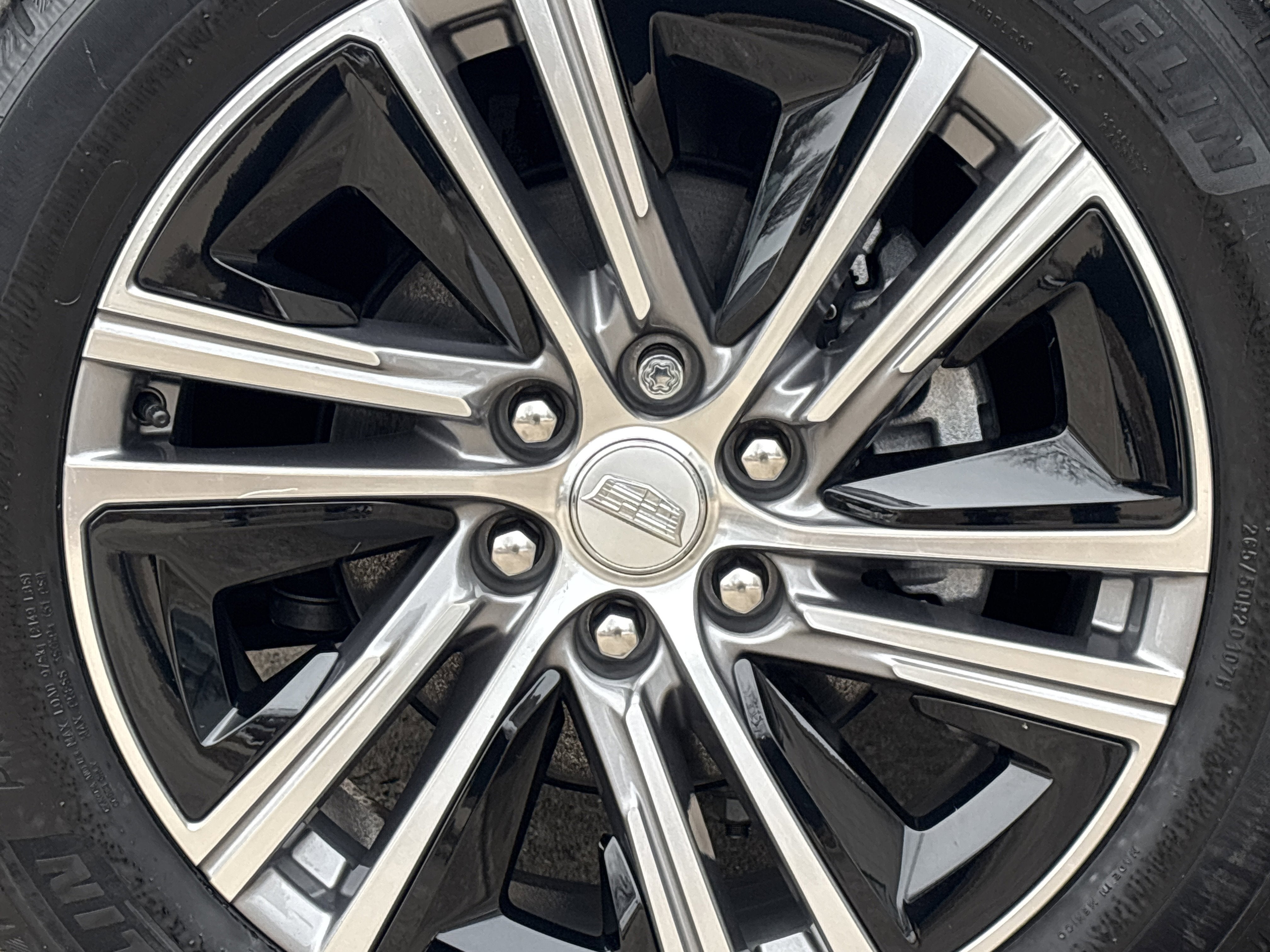 2024 Cadillac LYRIQ Luxury 3