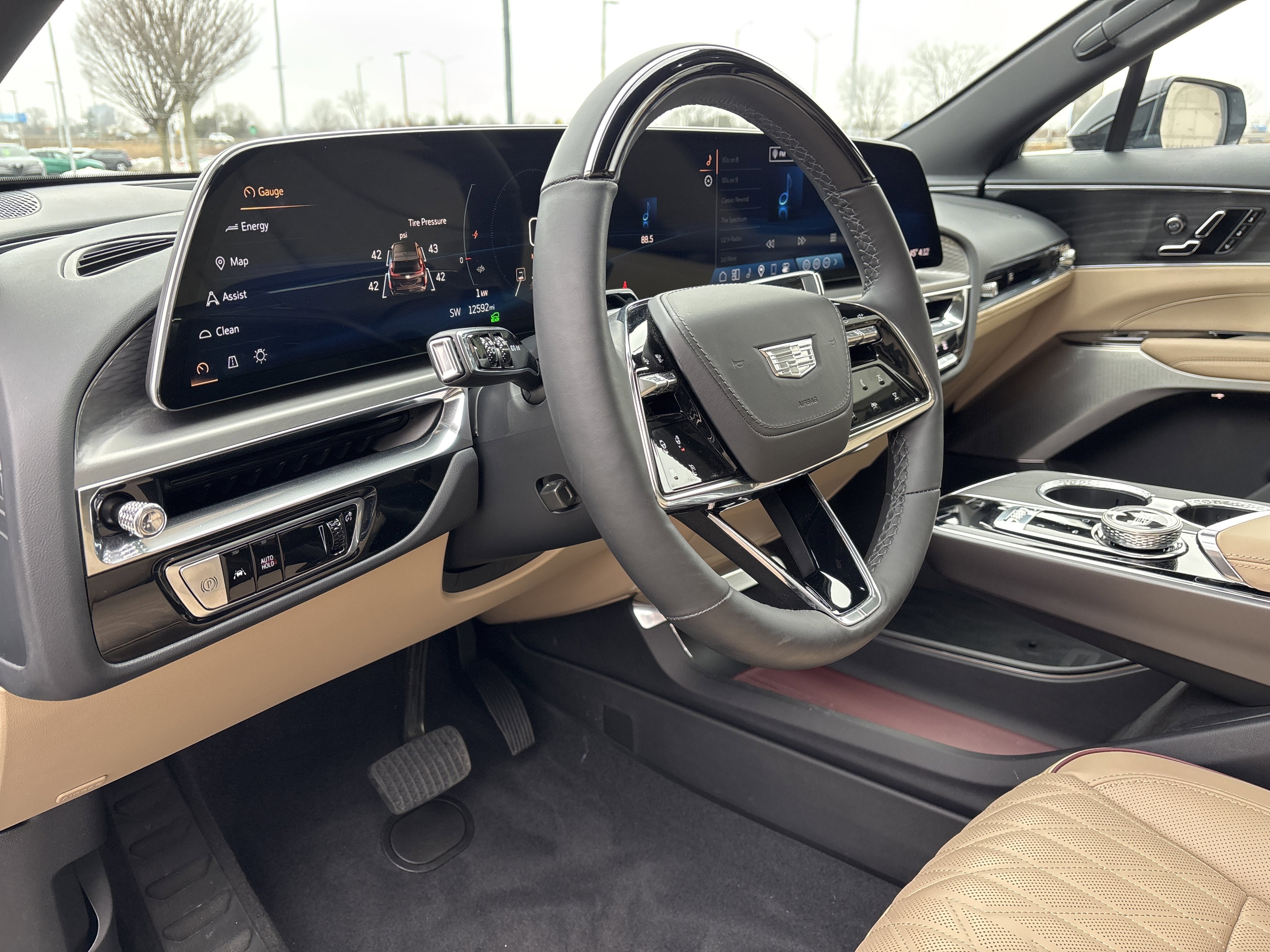 2024 Cadillac LYRIQ Luxury 3