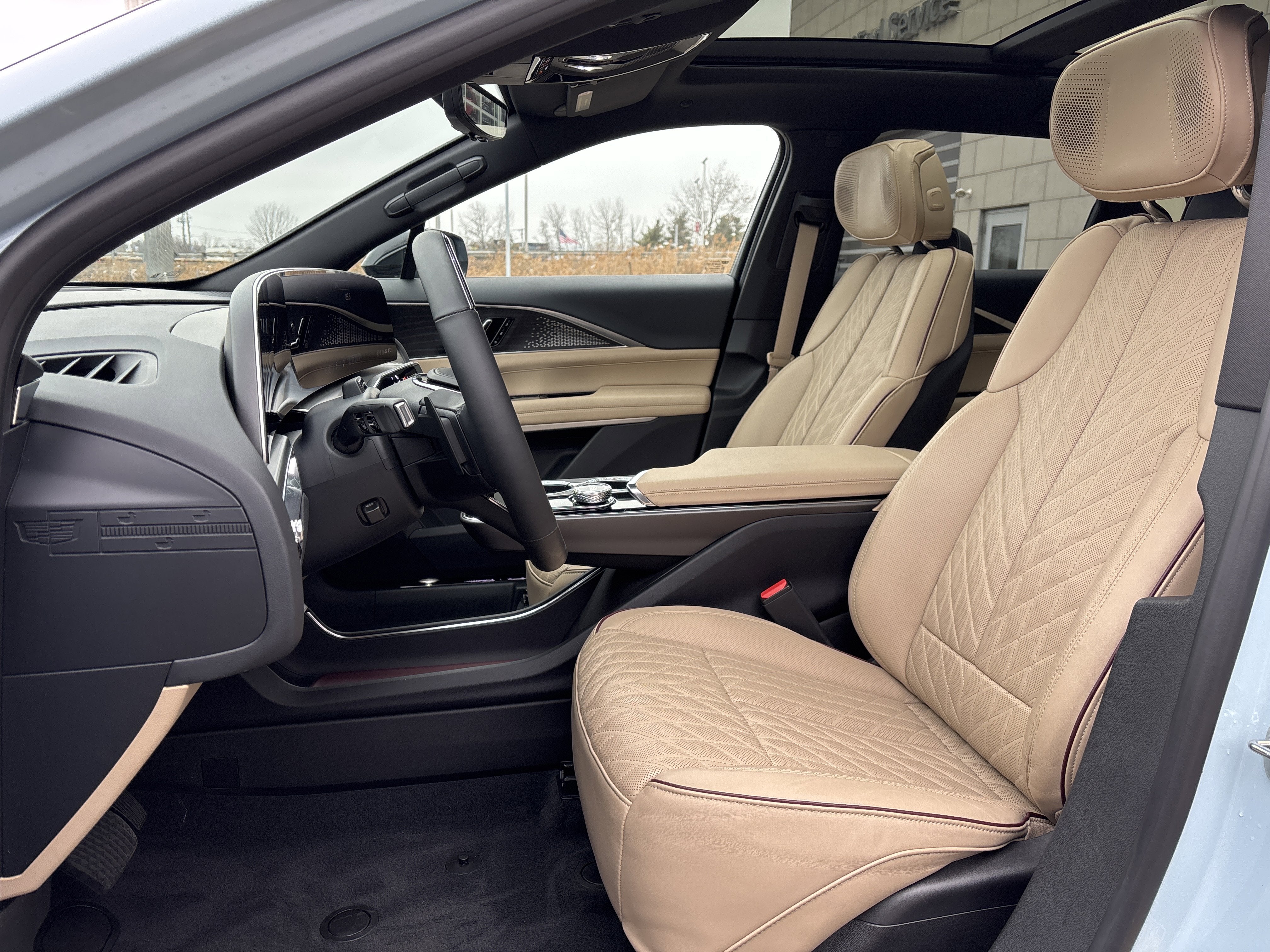 2024 Cadillac LYRIQ Luxury 3