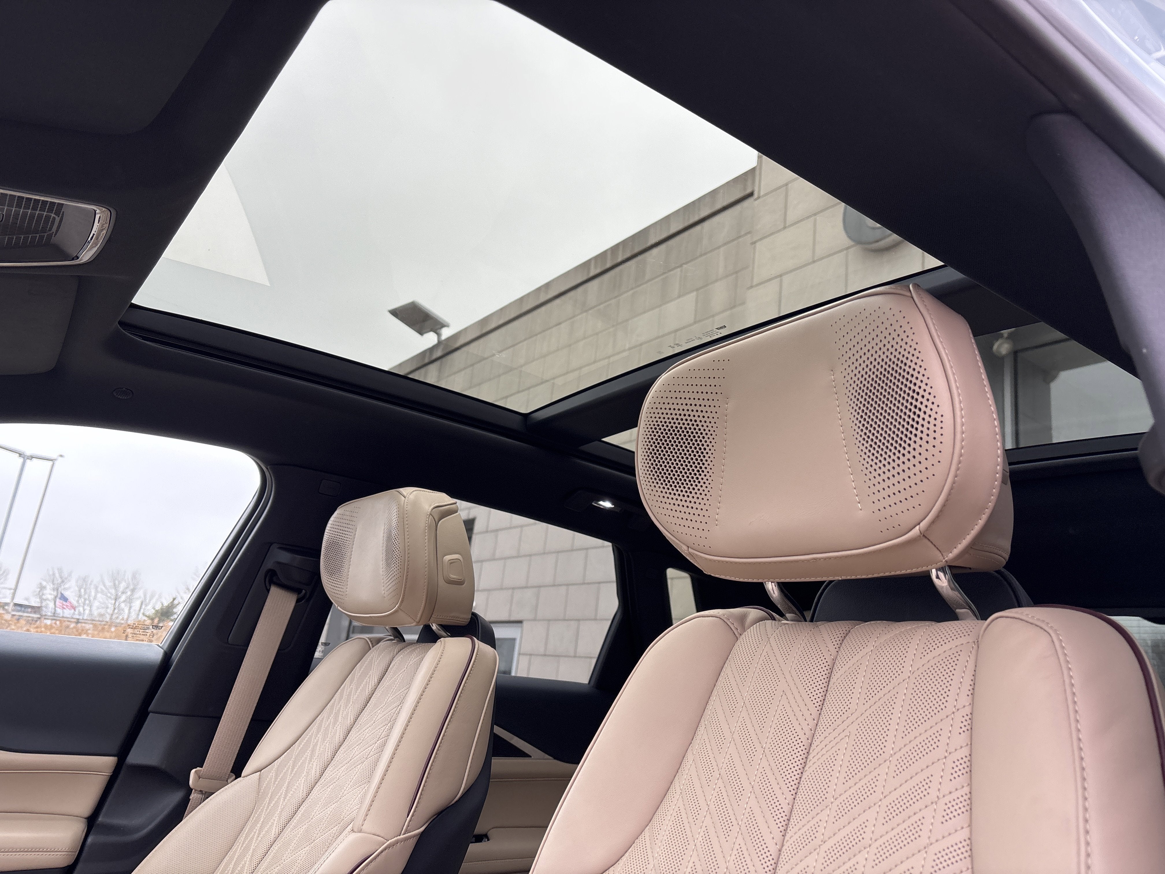 2024 Cadillac LYRIQ Luxury 3