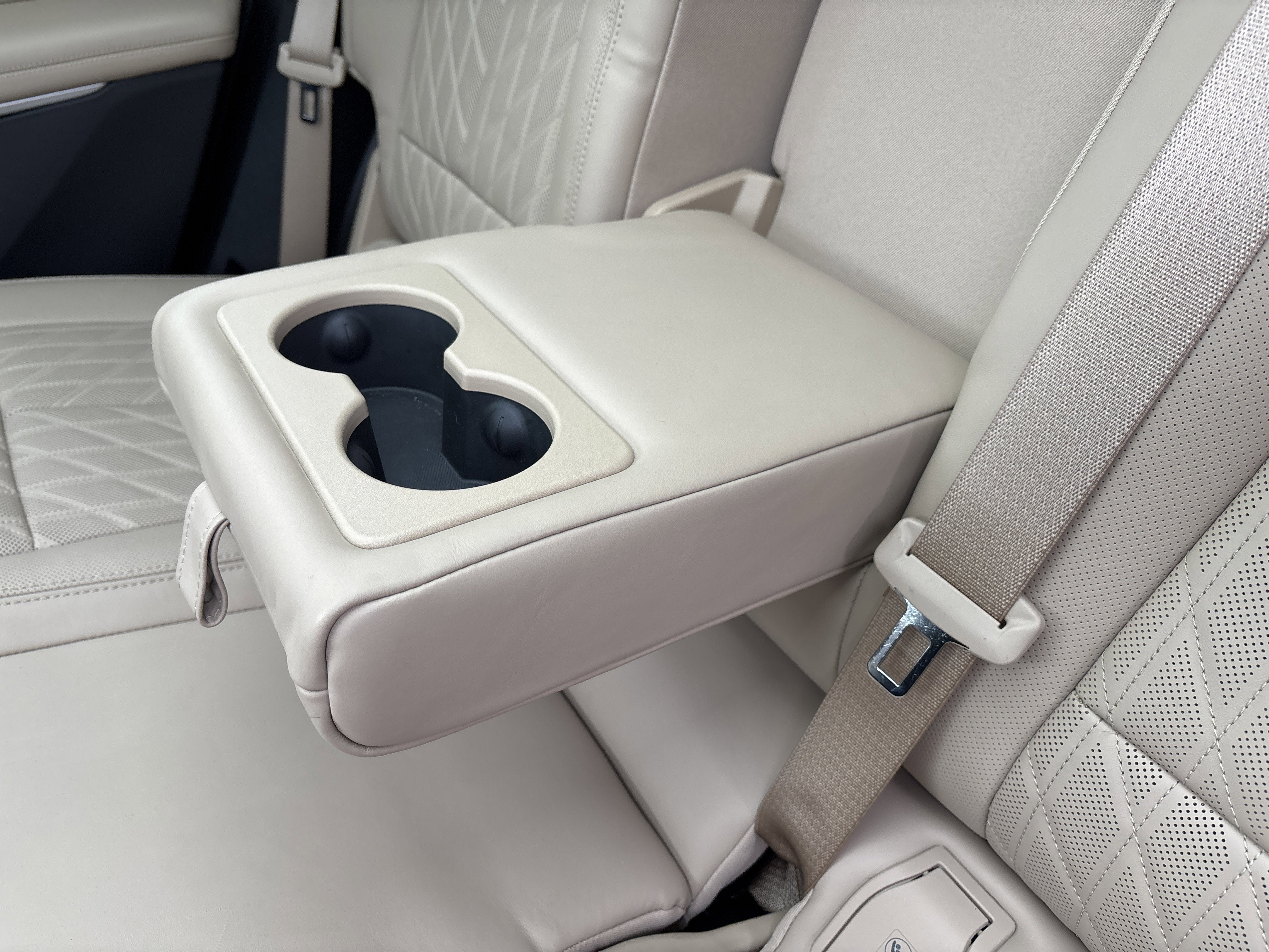 2024 Cadillac LYRIQ Luxury 3