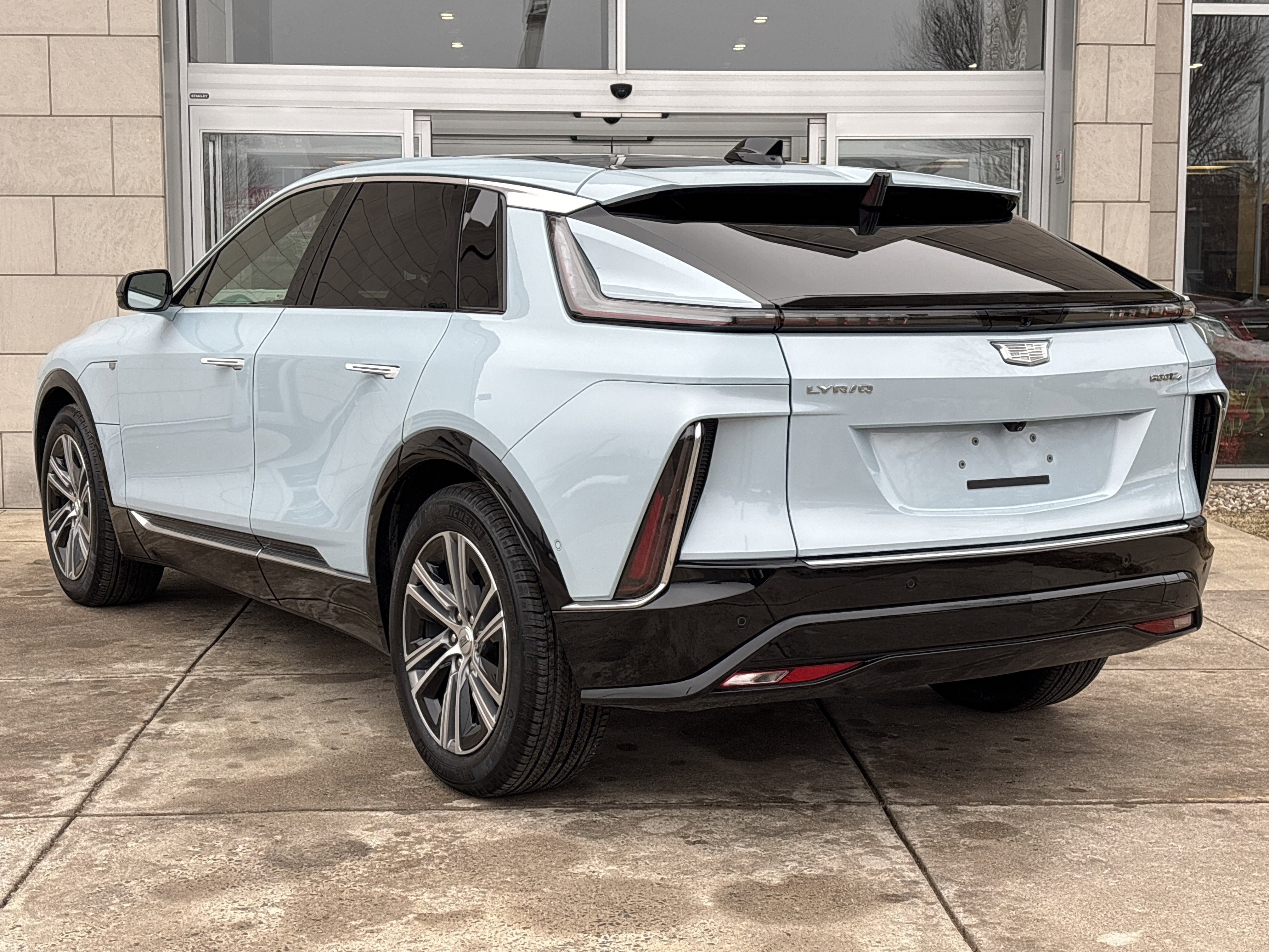 2024 Cadillac LYRIQ Luxury 3