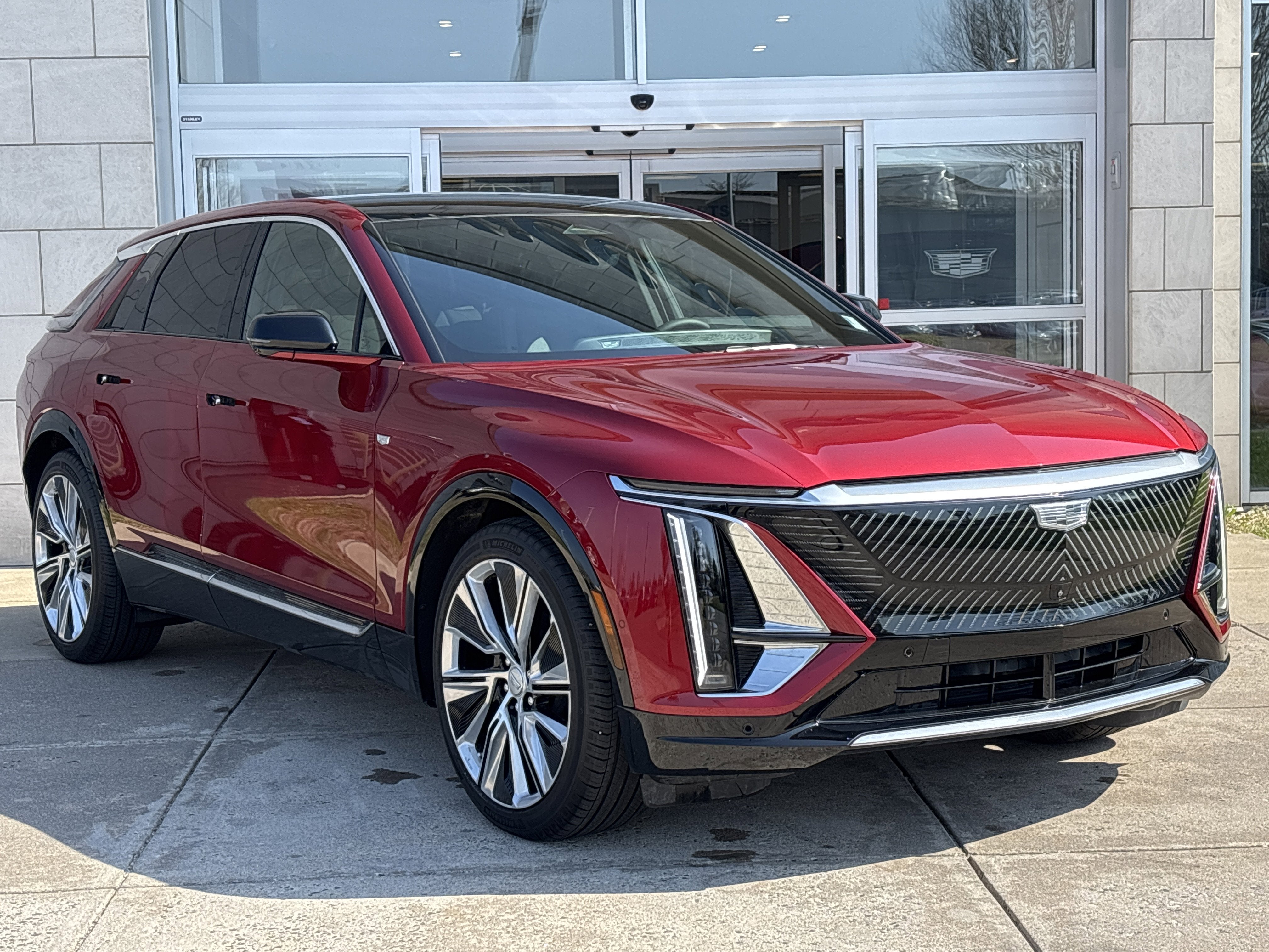 Used 2024 Cadillac LYRIQ Luxury 3 with VIN 1GYKPSRL1RZ138923 for sale in Hartford, CT