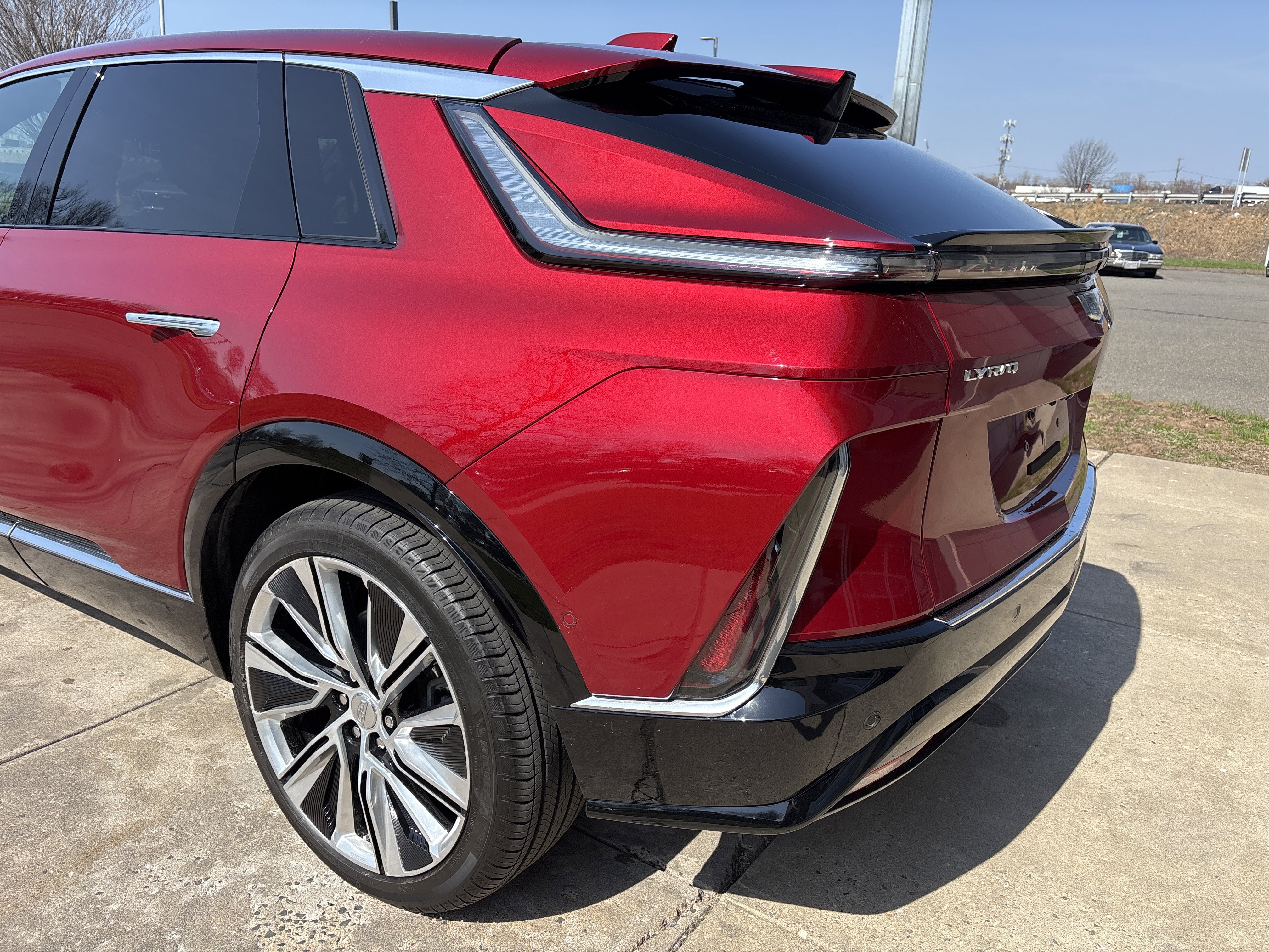 2024 Cadillac LYRIQ Luxury 3