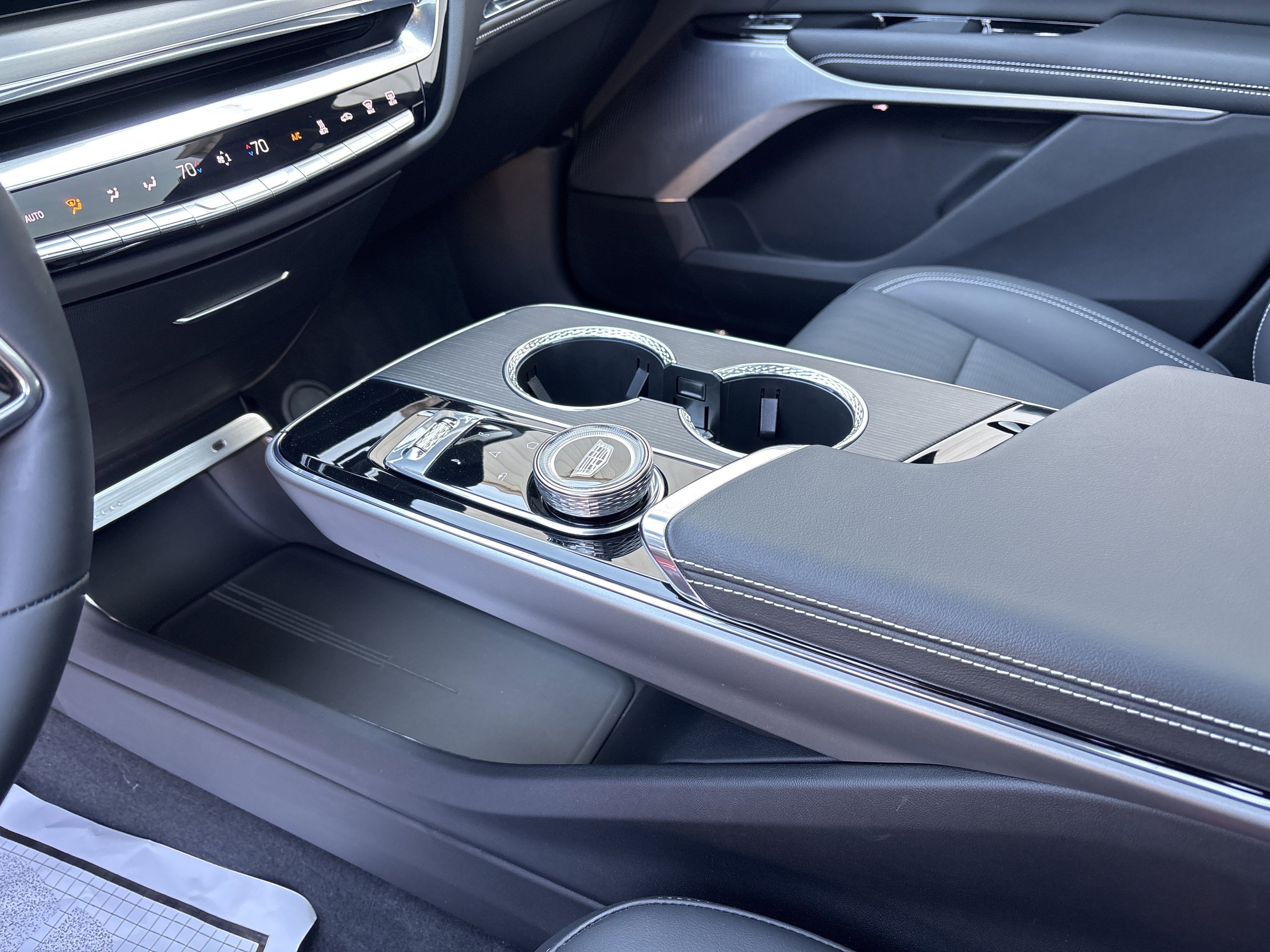 2024 Cadillac LYRIQ Luxury 3