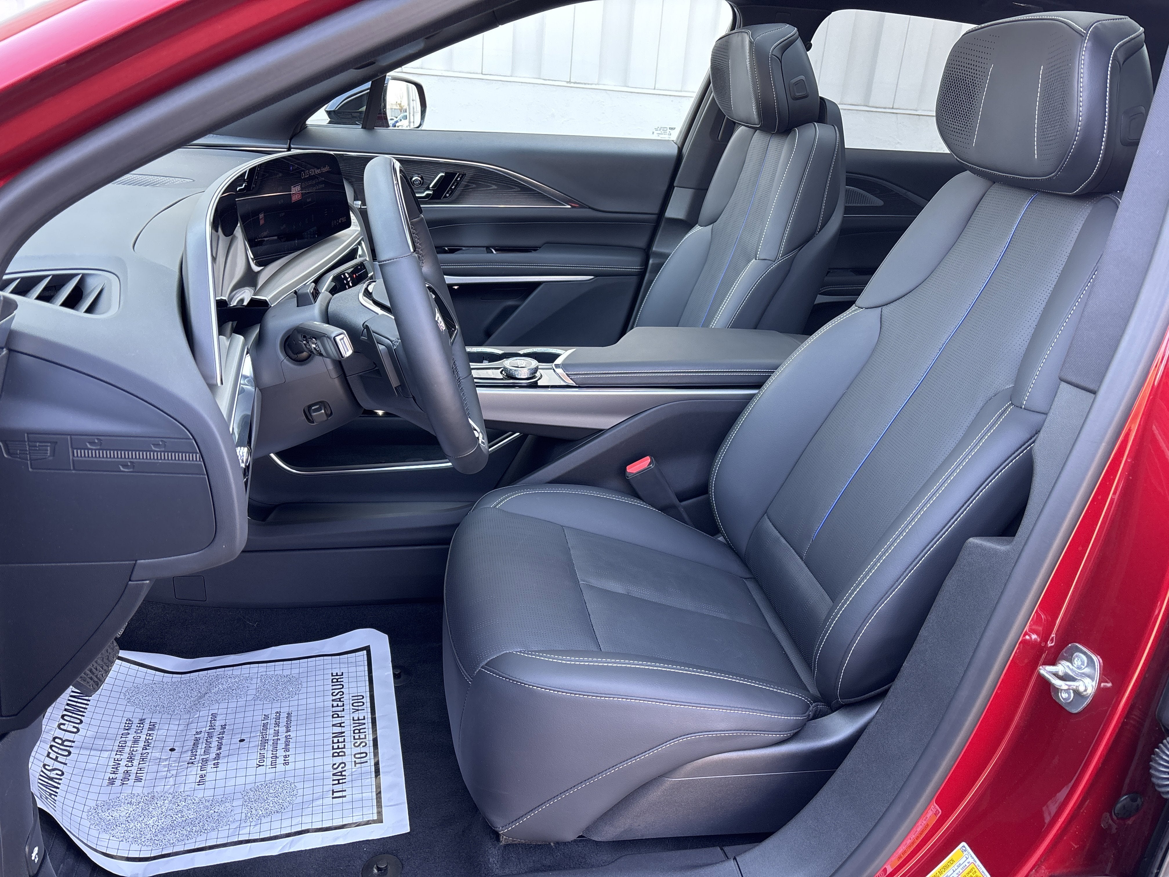 2024 Cadillac LYRIQ Luxury 3